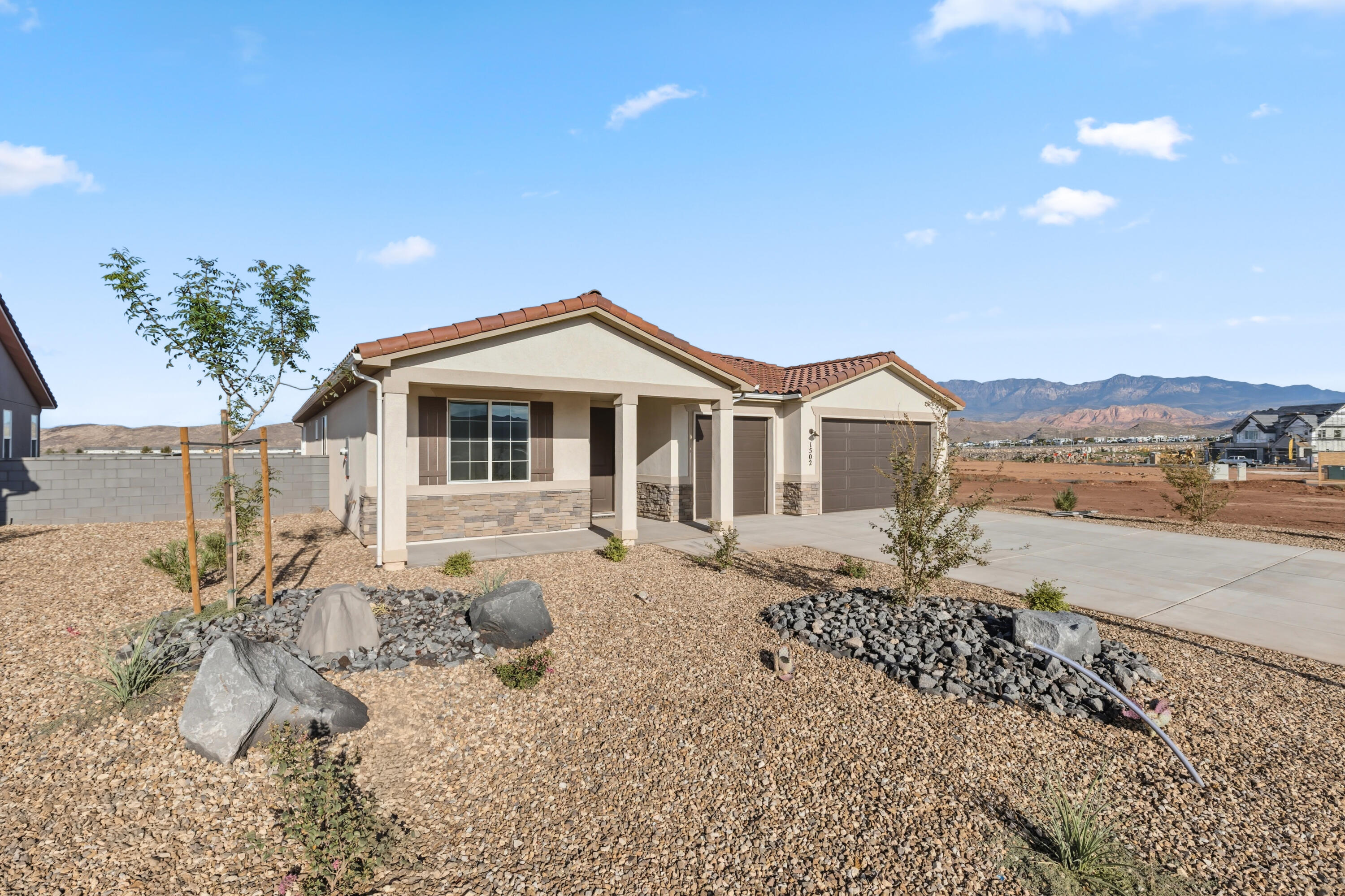RED SLATE ESTATES - Residential
