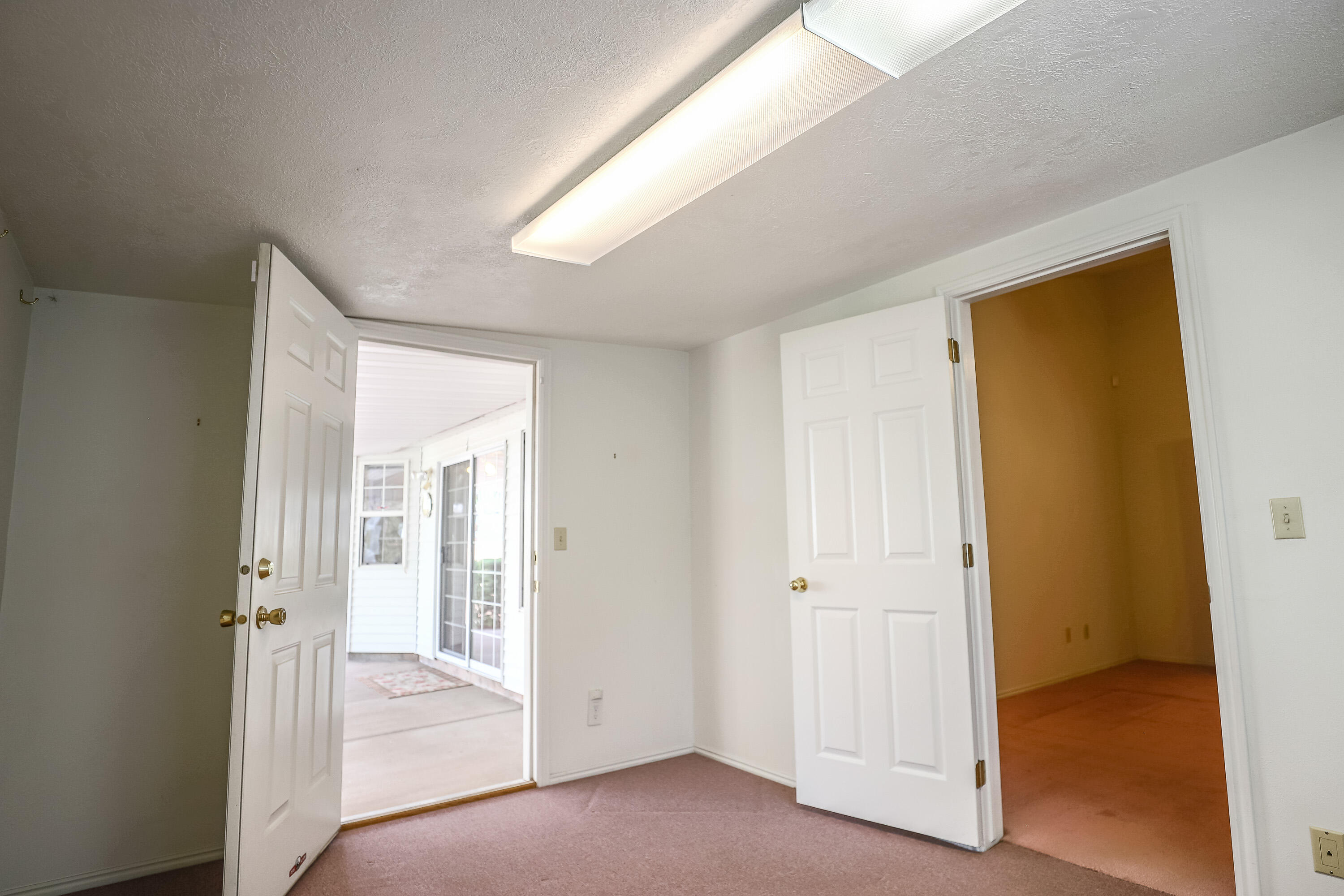 CREEKSIDE HOMES - Residential