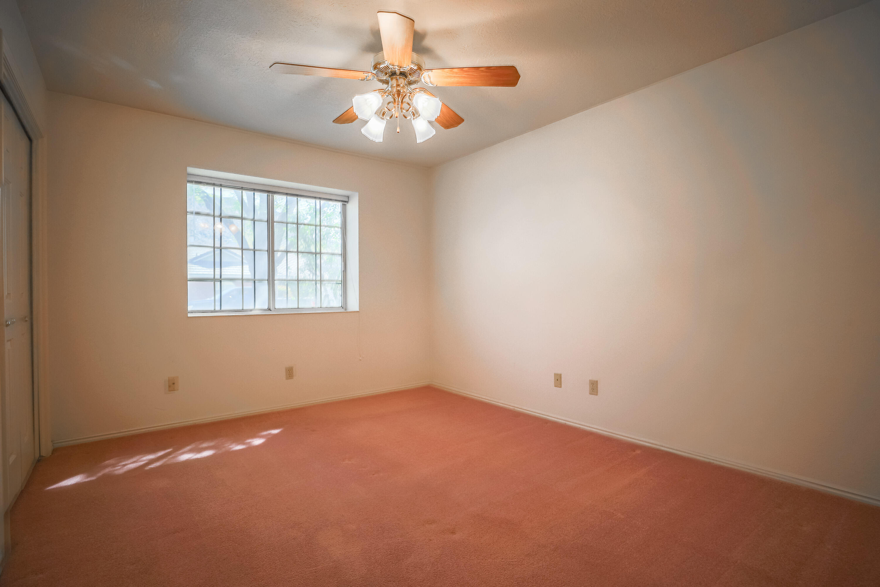 CREEKSIDE HOMES - Residential