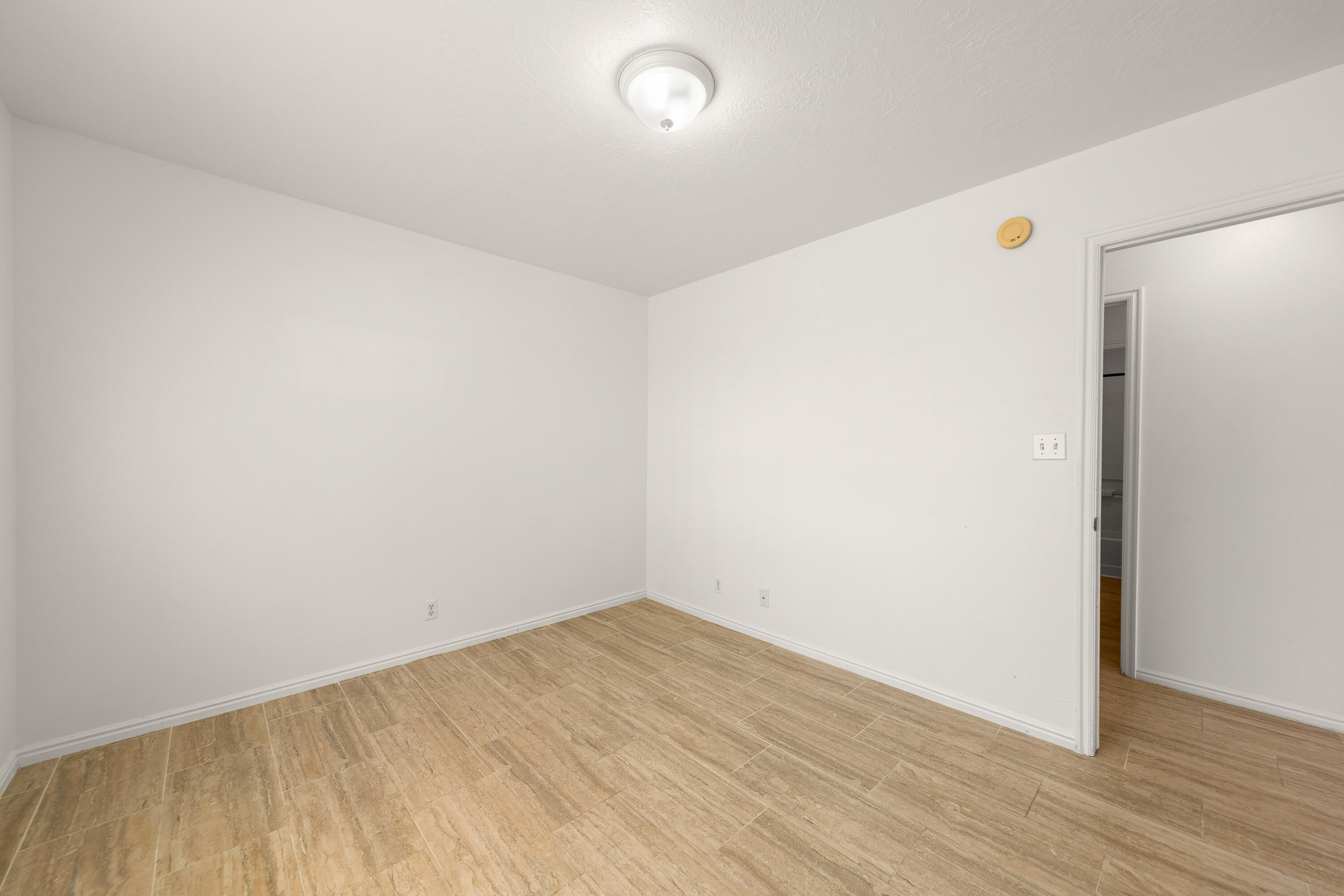 KNOLLWOOD TOWNHOMES - Residential