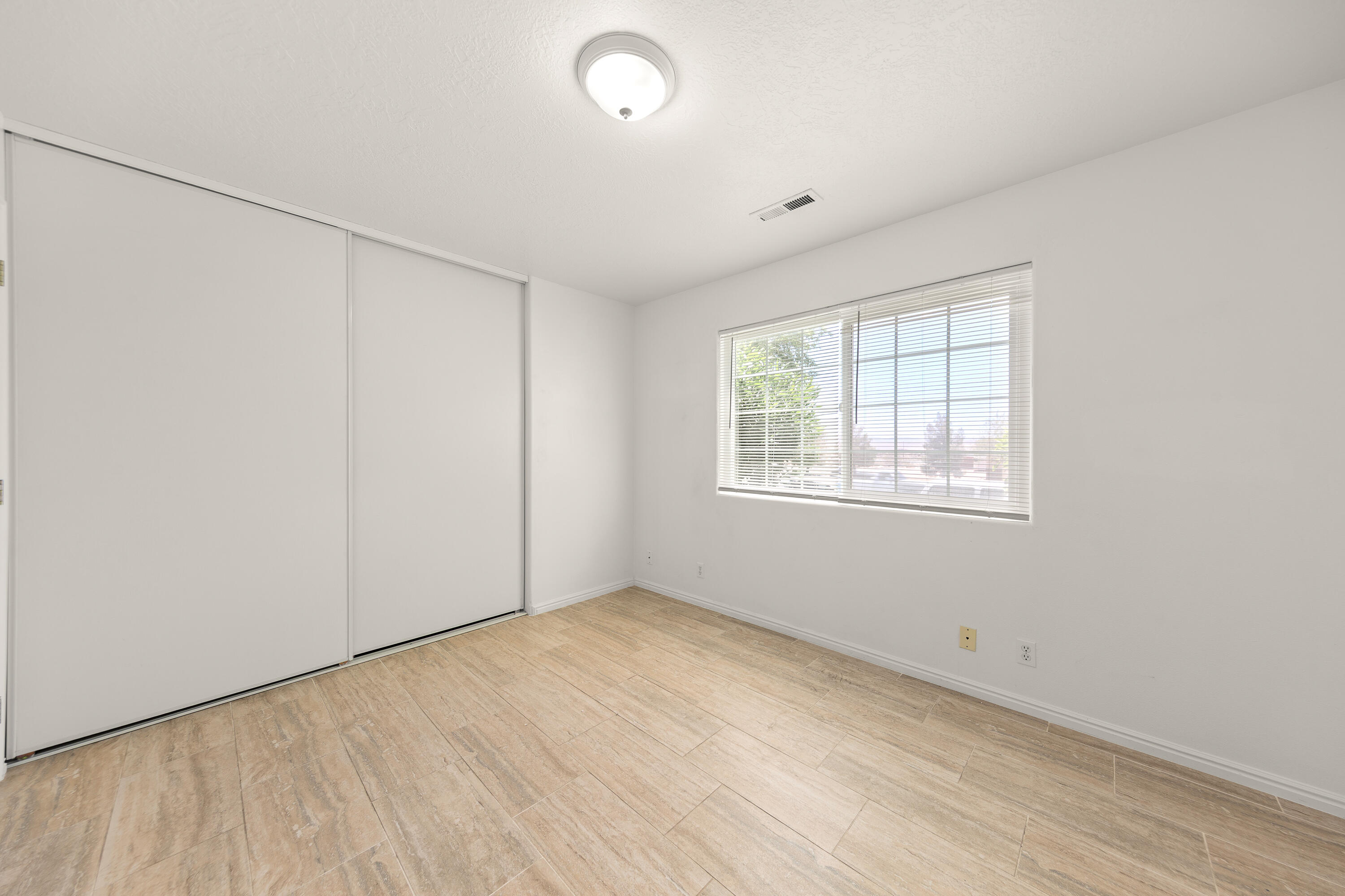 KNOLLWOOD TOWNHOMES - Residential