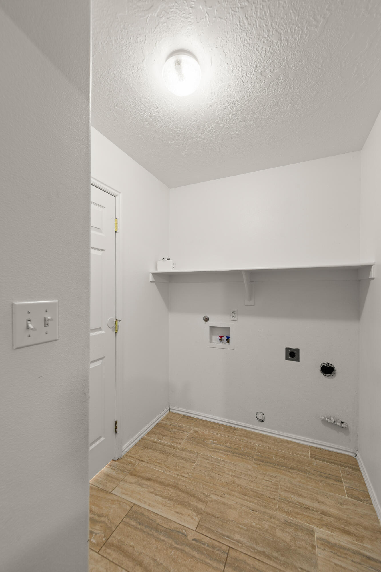 KNOLLWOOD TOWNHOMES - Residential
