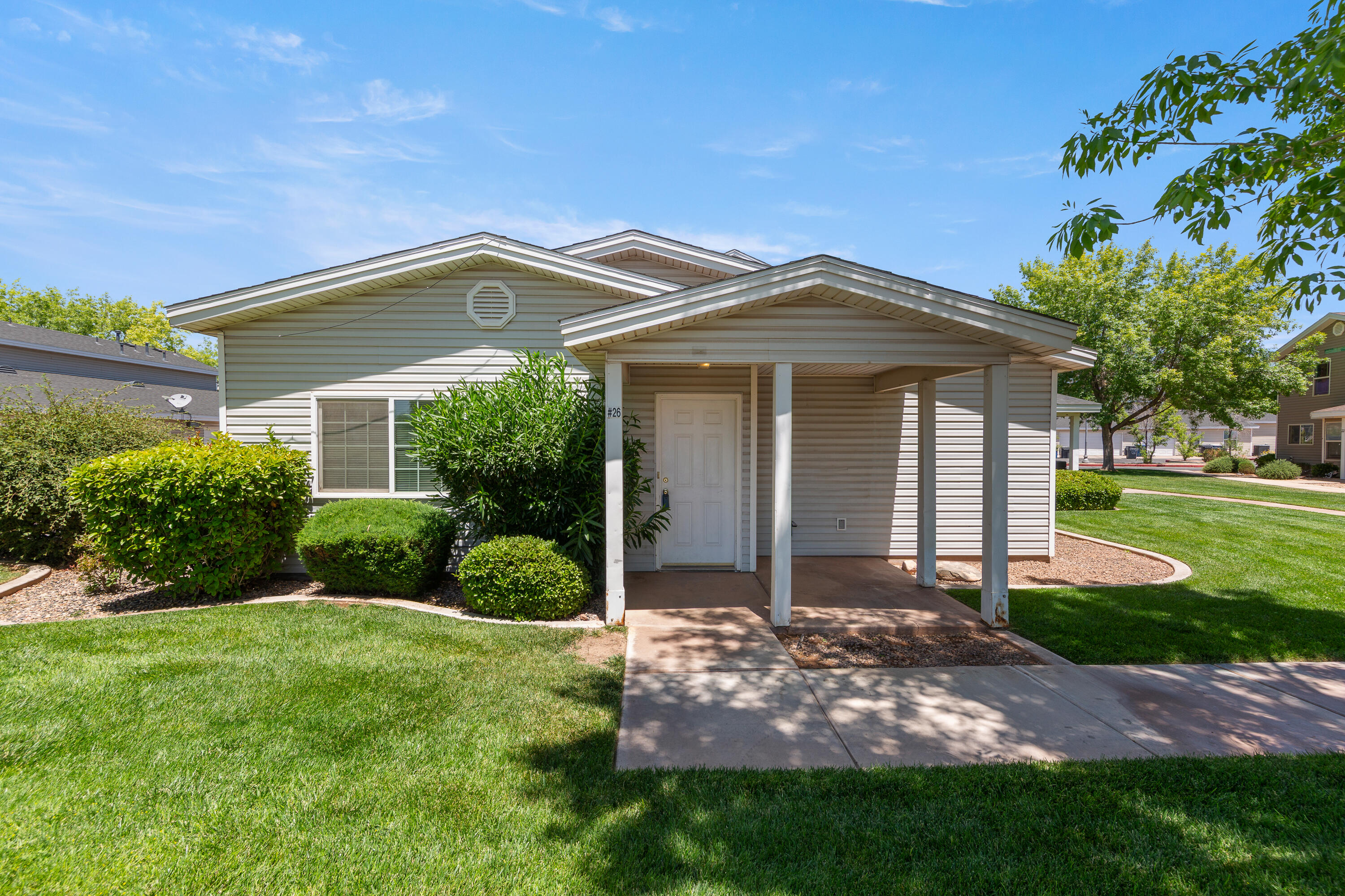 KNOLLWOOD TOWNHOMES - Residential