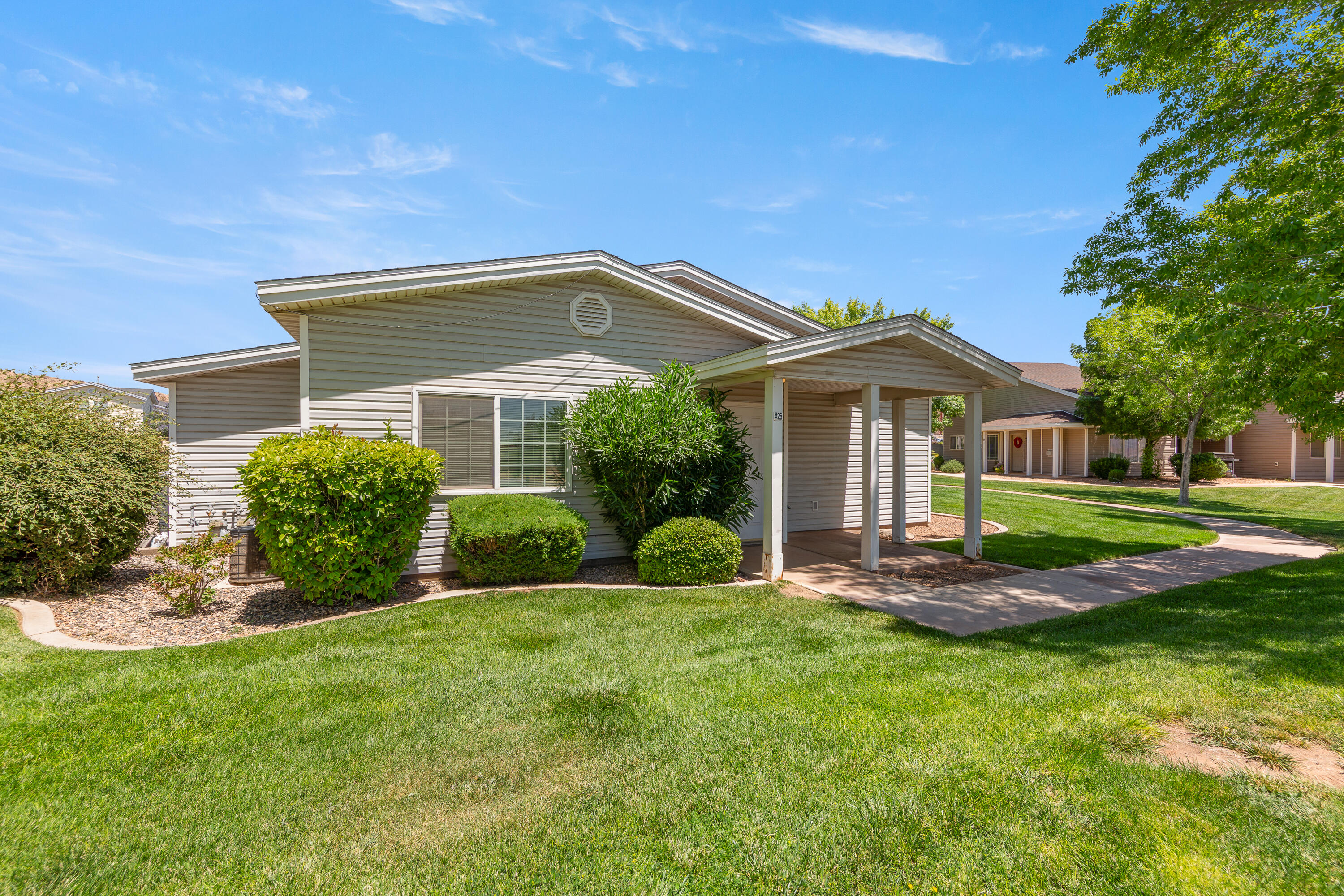 KNOLLWOOD TOWNHOMES - Residential
