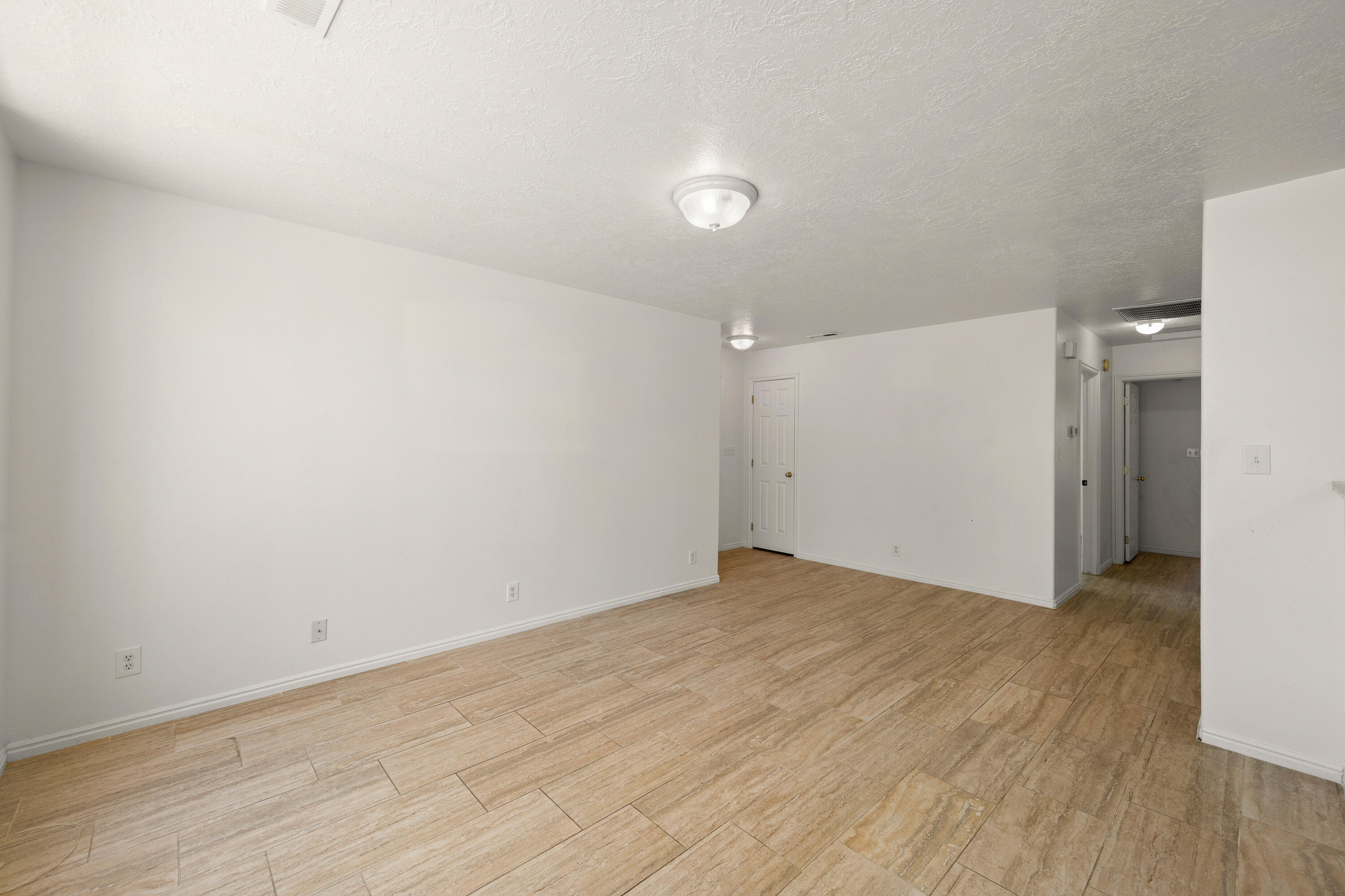 KNOLLWOOD TOWNHOMES - Residential