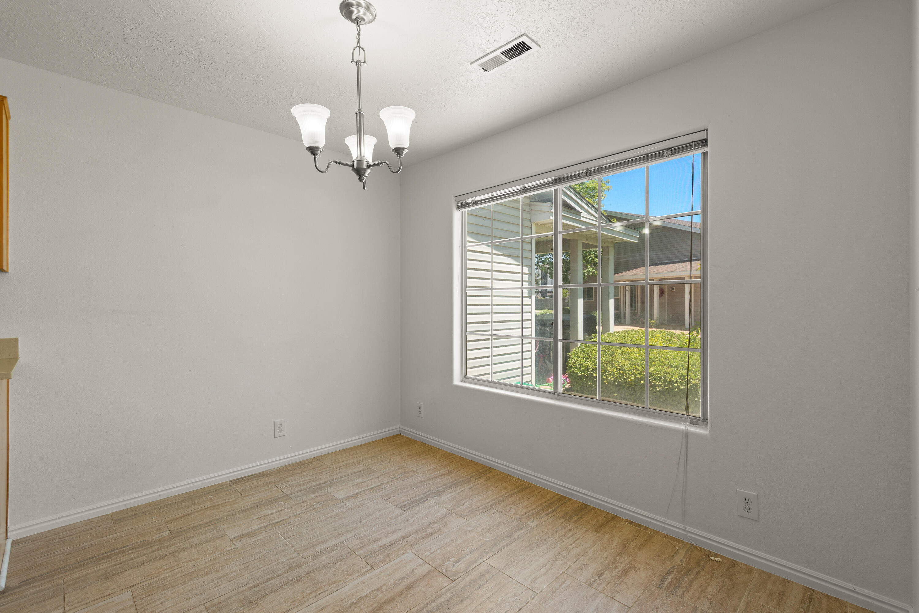 KNOLLWOOD TOWNHOMES - Residential