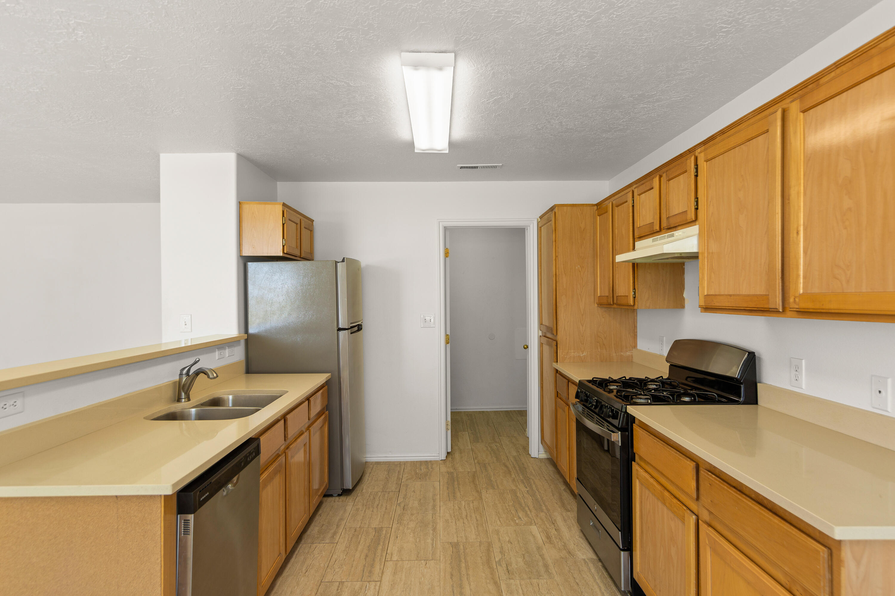 KNOLLWOOD TOWNHOMES - Residential