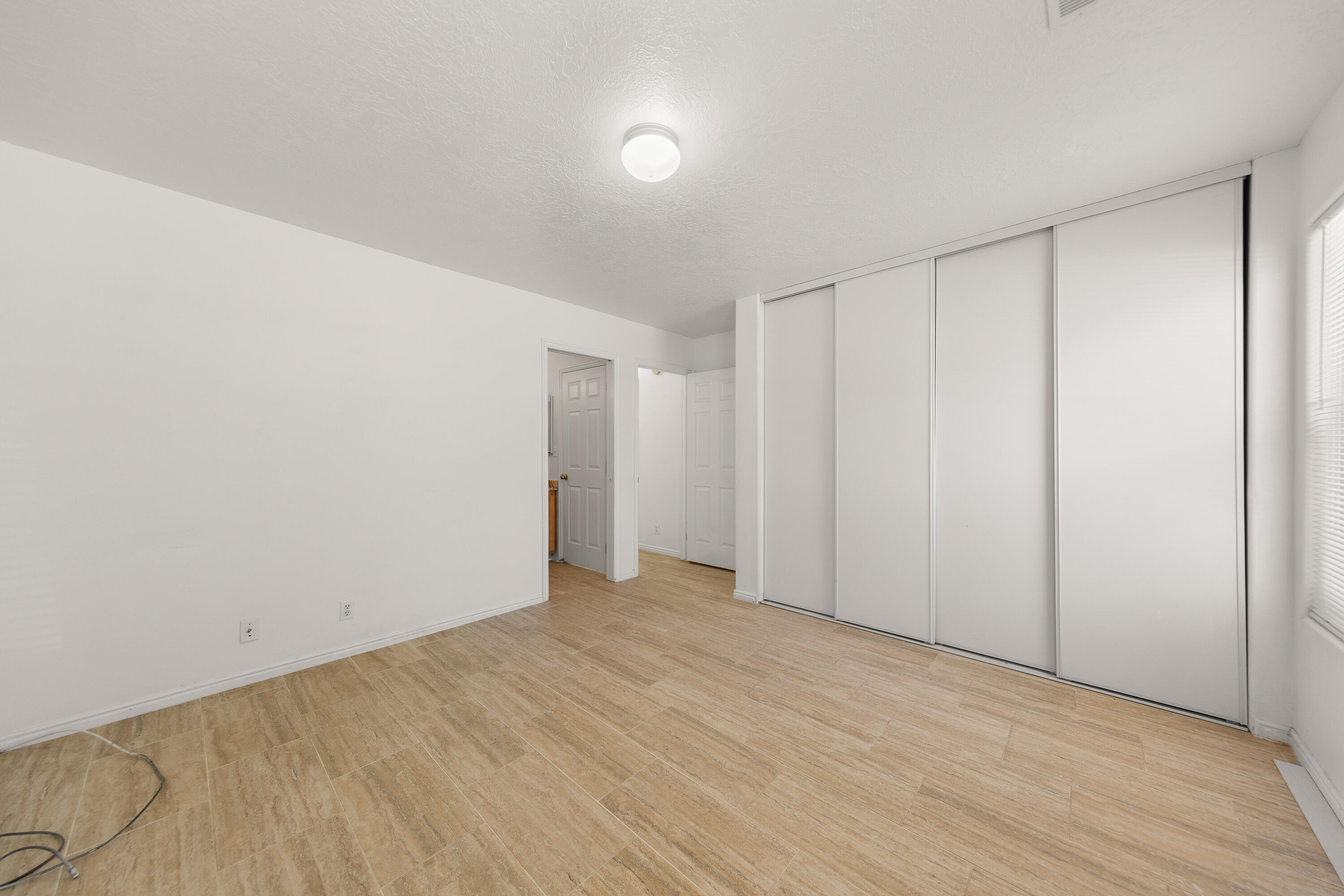 KNOLLWOOD TOWNHOMES - Residential