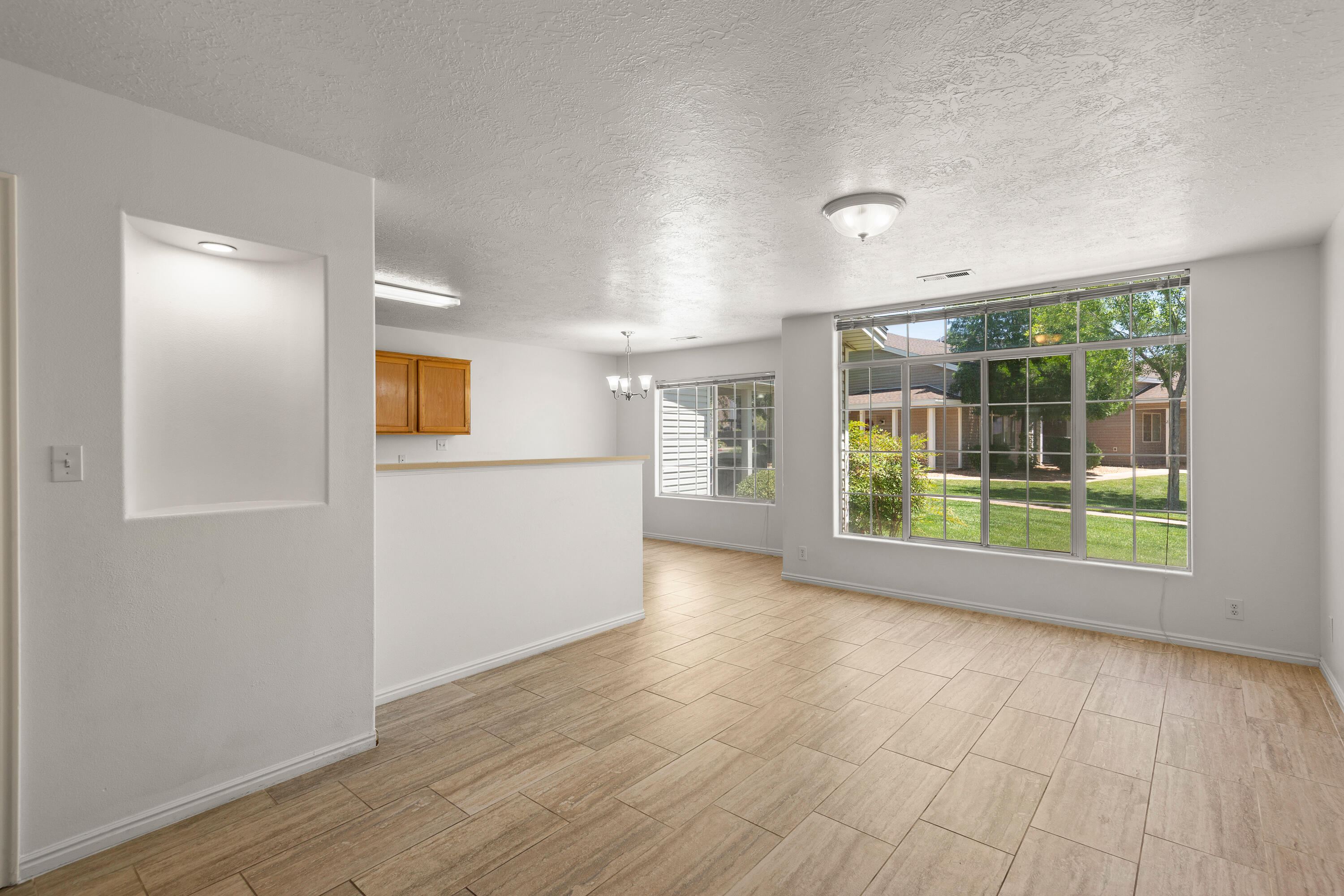 KNOLLWOOD TOWNHOMES - Residential