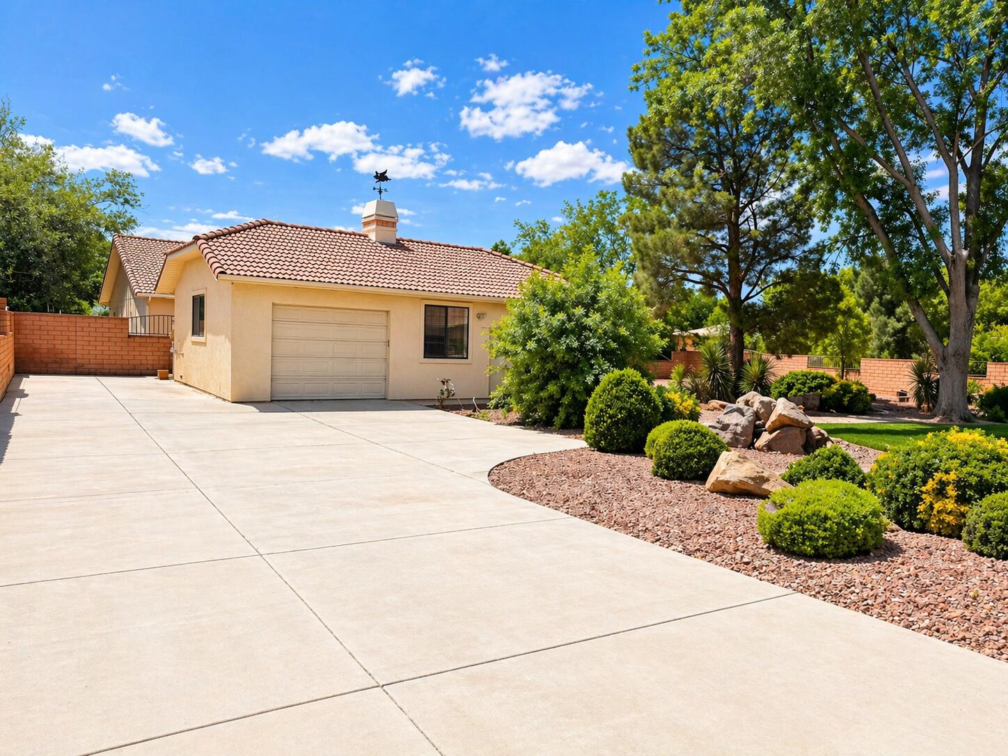 BLOOMINGTON RANCHES - Residential