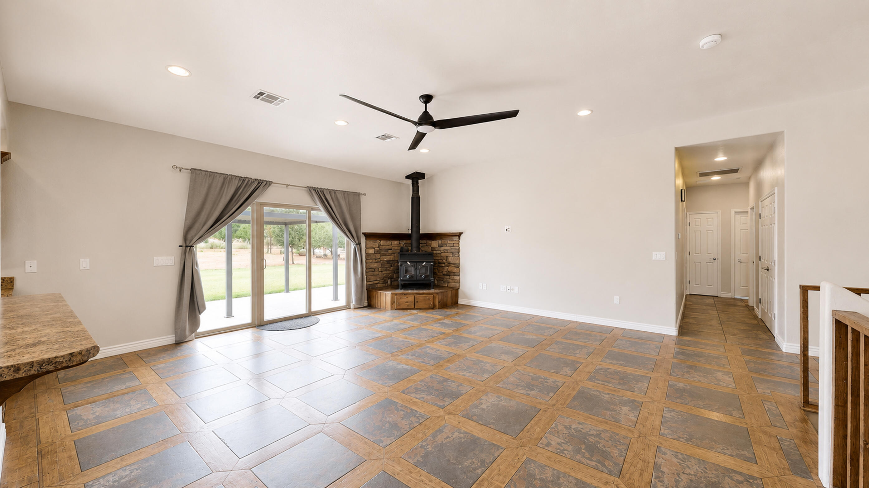 PARADISE ESTATES - Residential