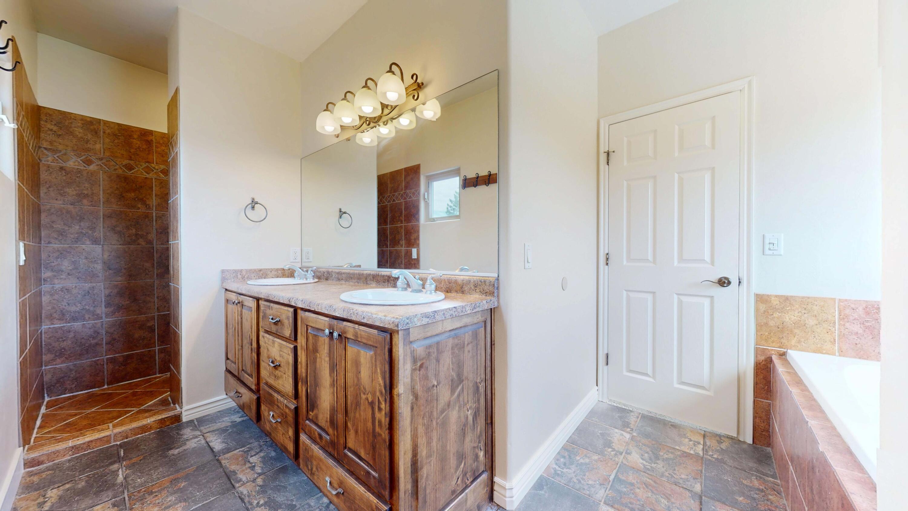 PARADISE ESTATES - Residential