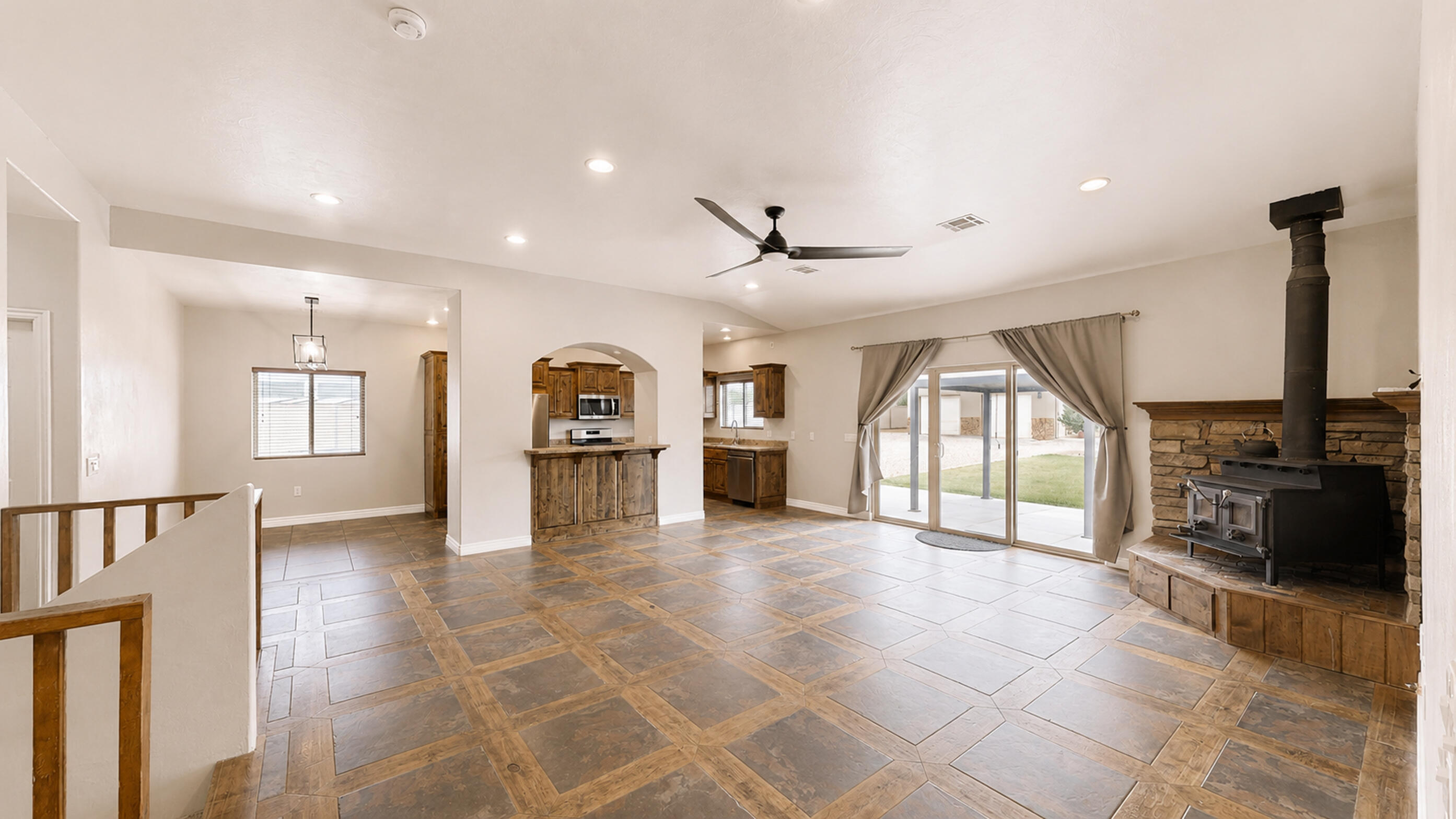 PARADISE ESTATES - Residential