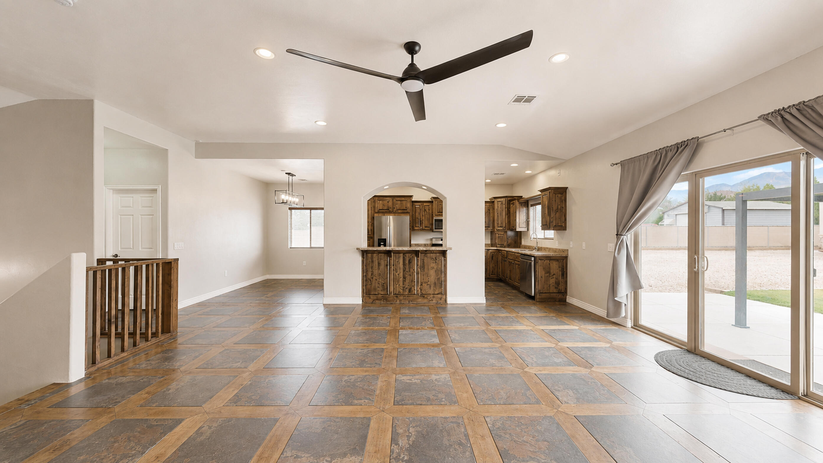 PARADISE ESTATES - Residential