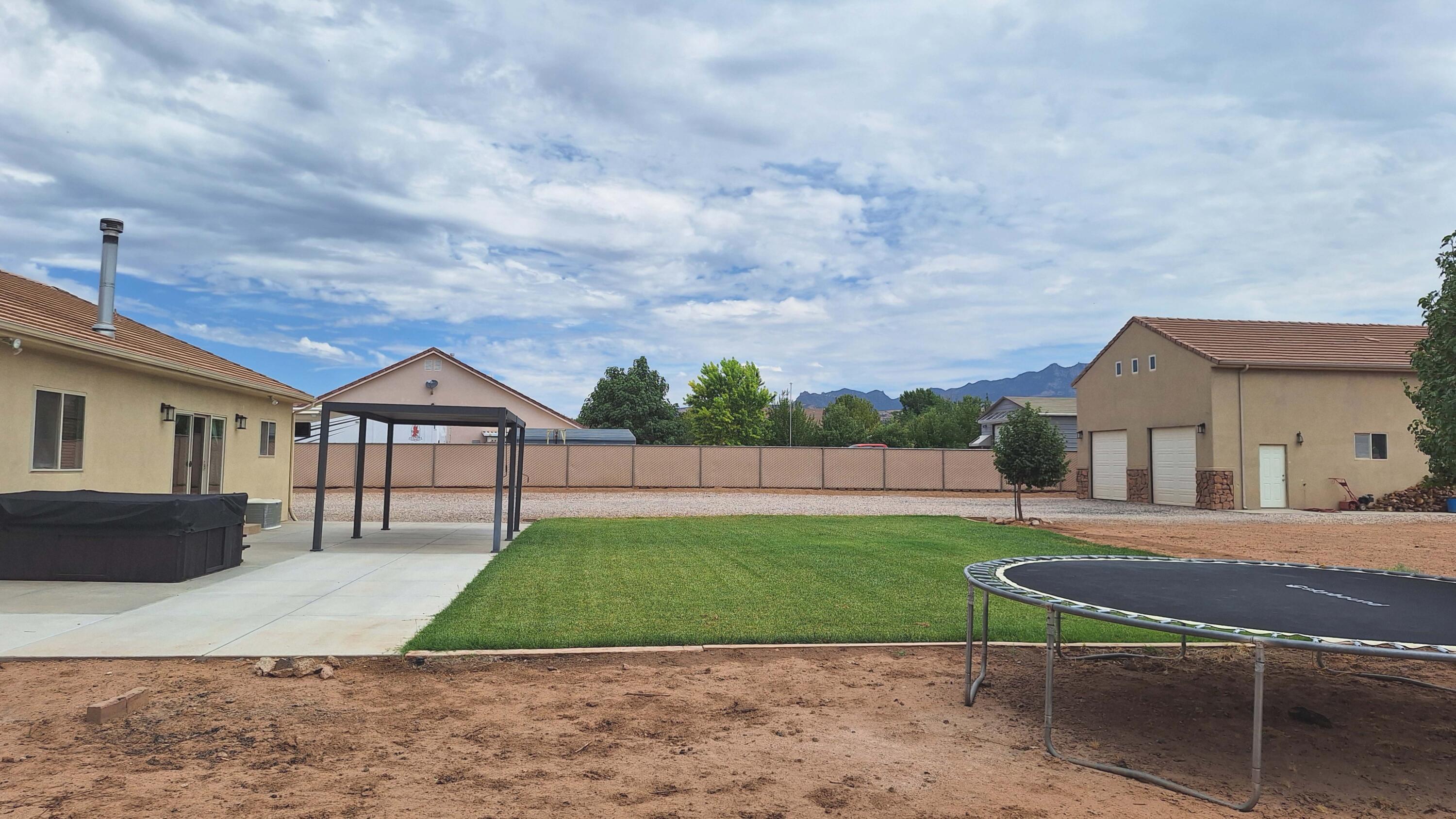 PARADISE ESTATES - Residential