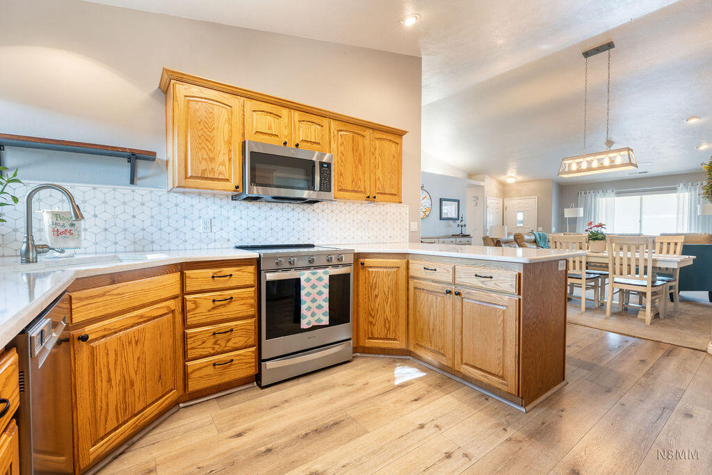 SNOW HAVEN TOWNHOMES - Residential