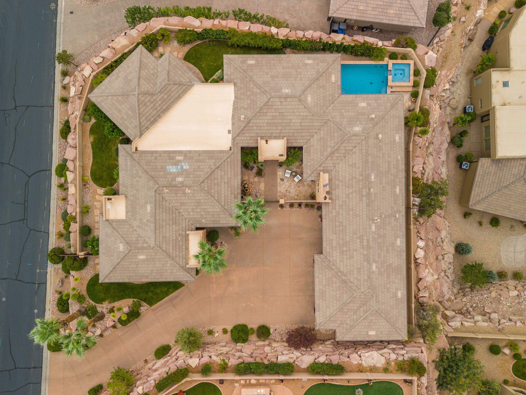 STONE CLIFF - Residential
