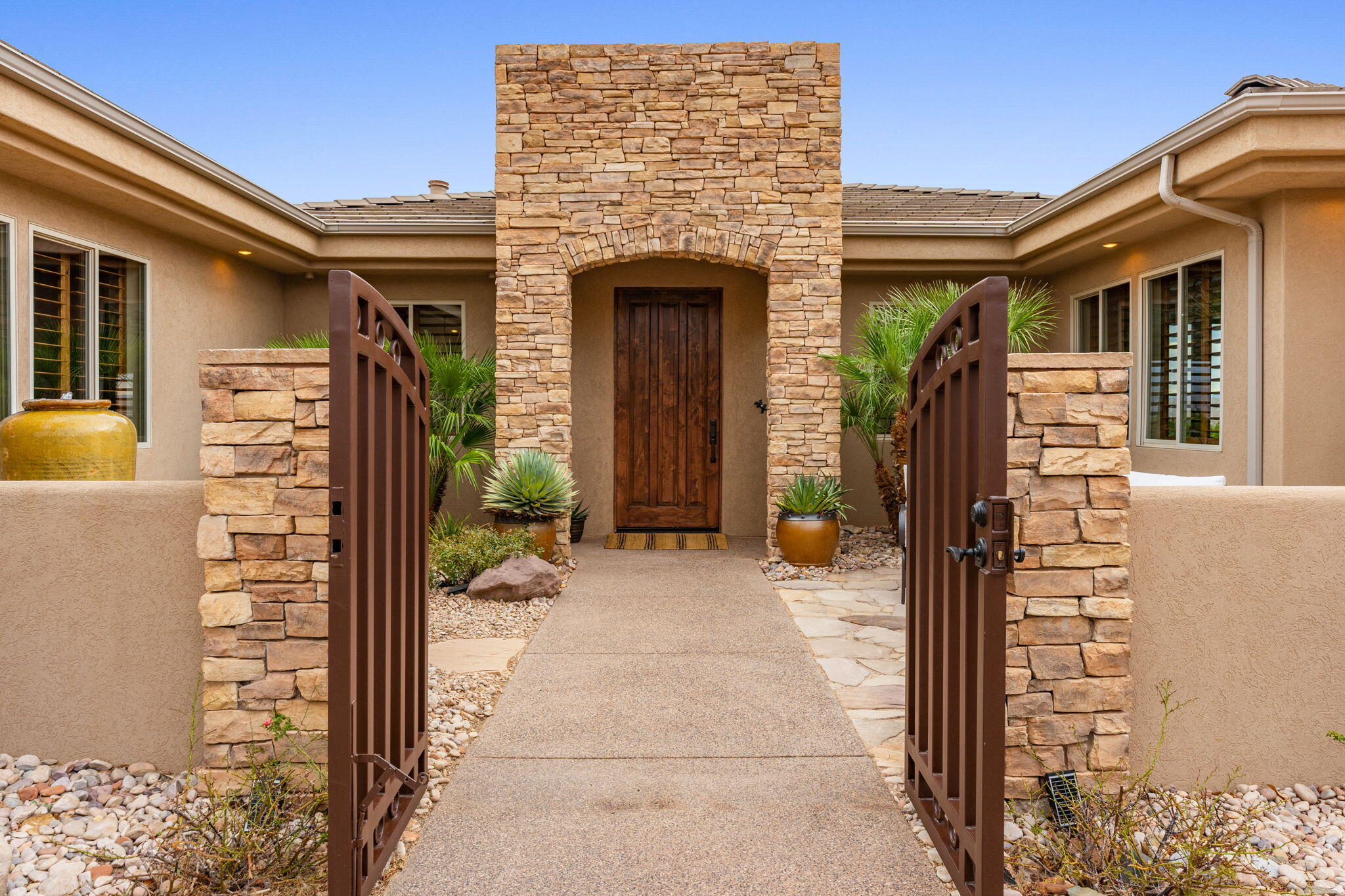 STONE CLIFF - Residential