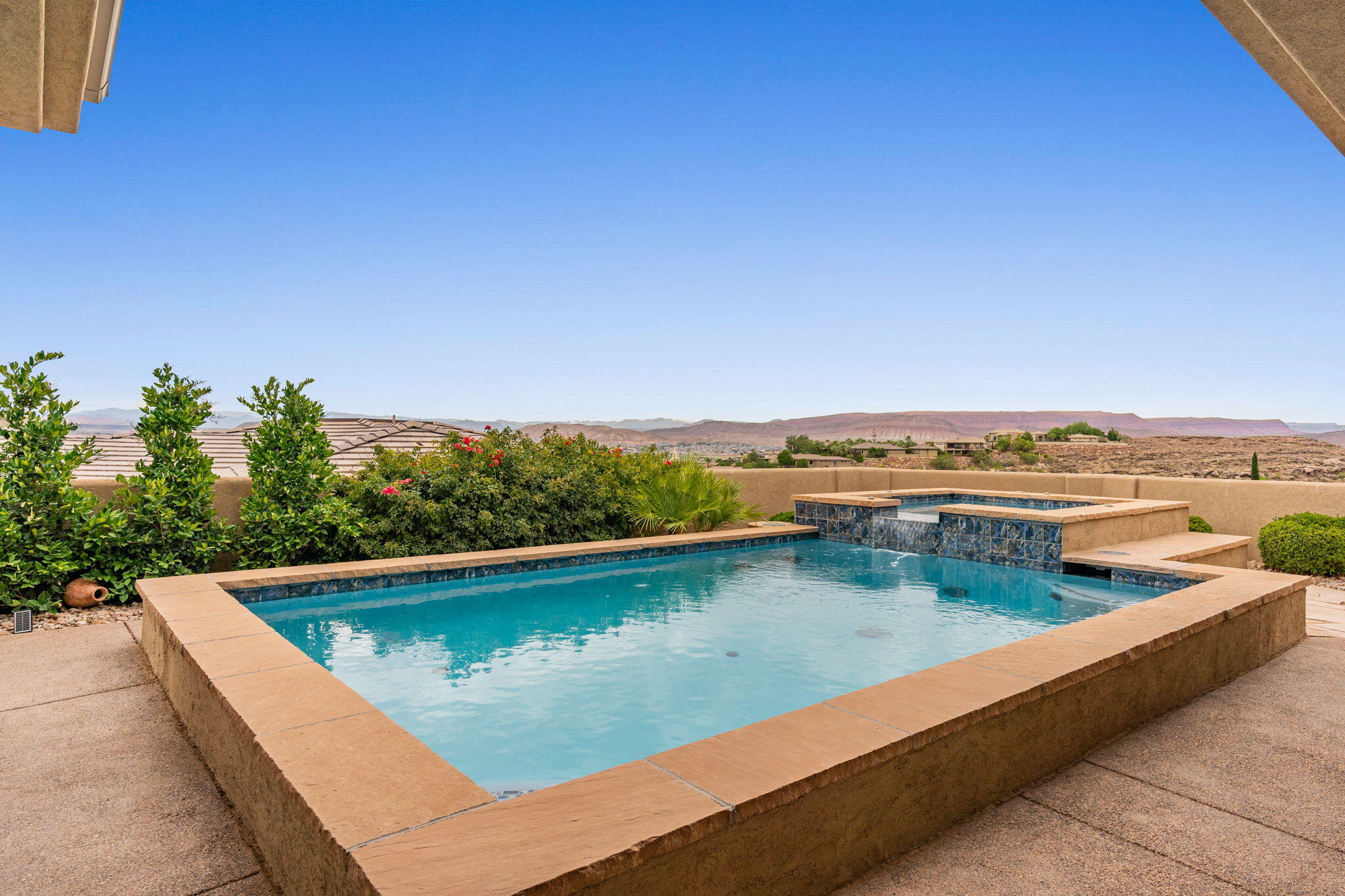 STONE CLIFF - Residential