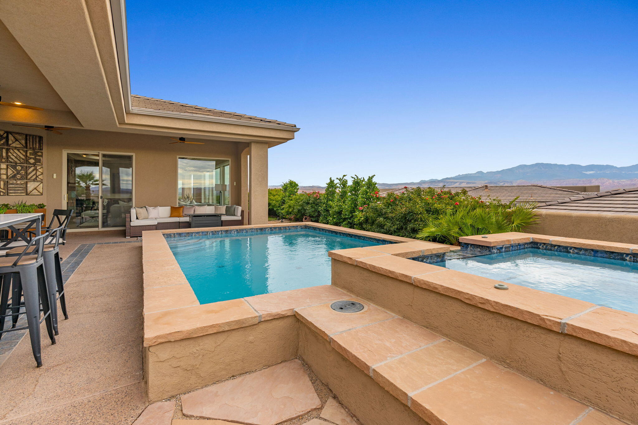 STONE CLIFF - Residential
