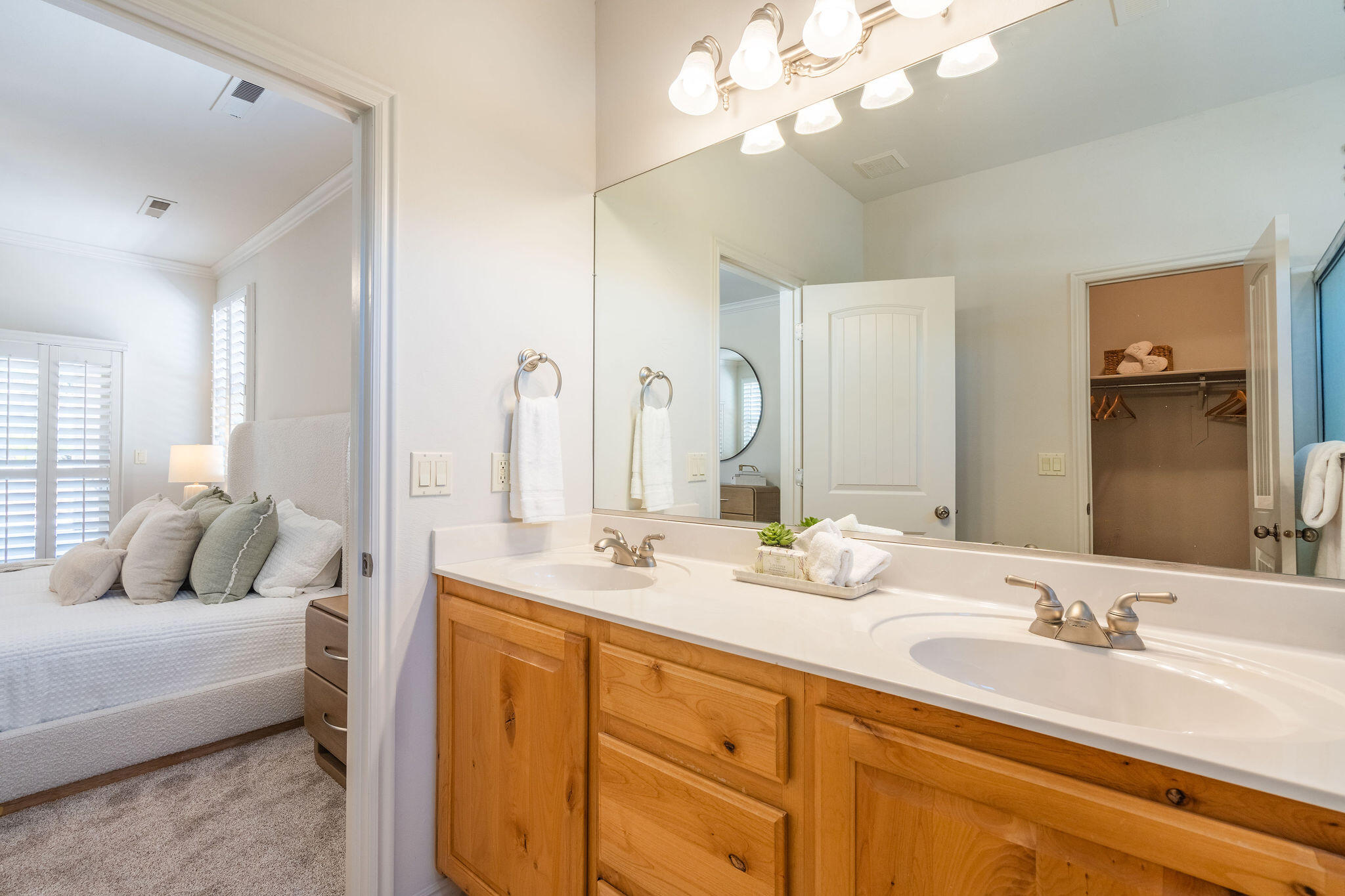 BLOOMINGTON HILLS - Residential