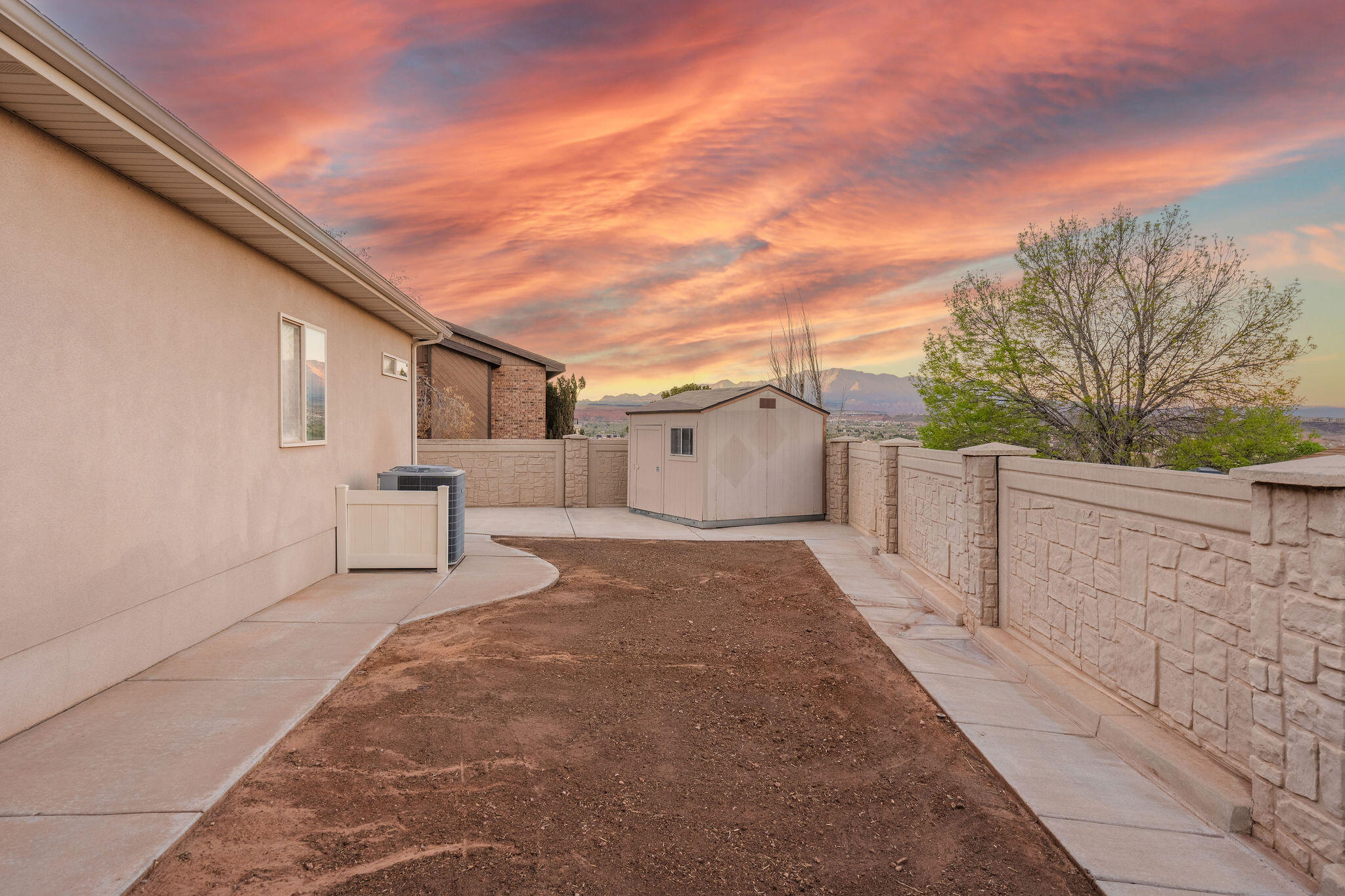 BLOOMINGTON HILLS - Residential