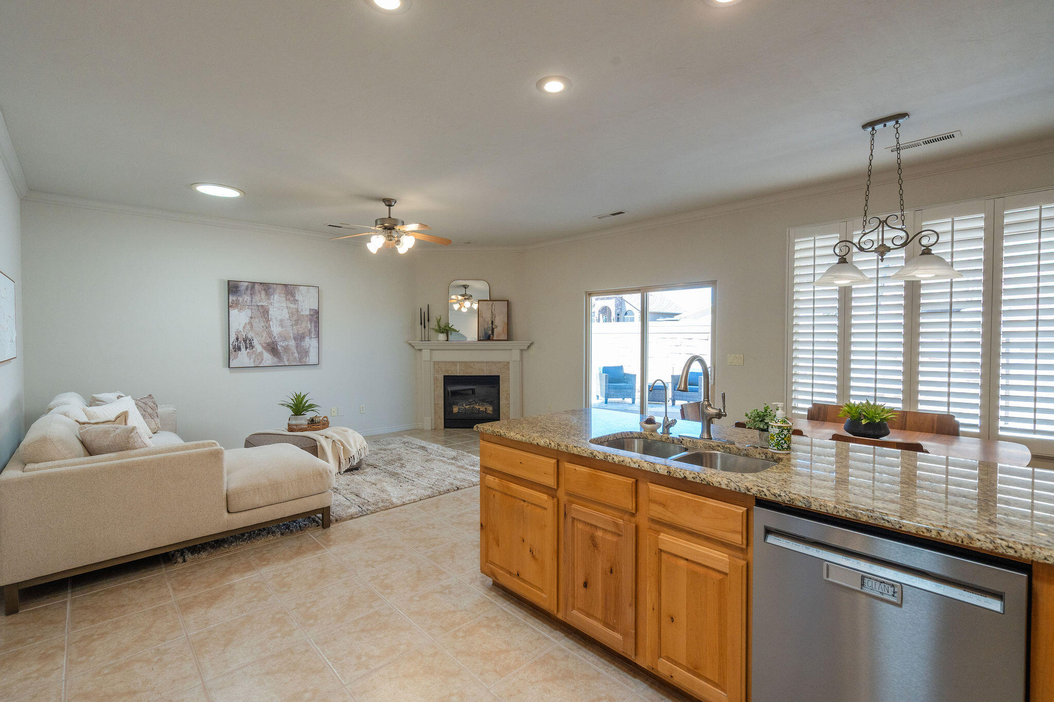 BLOOMINGTON HILLS - Residential