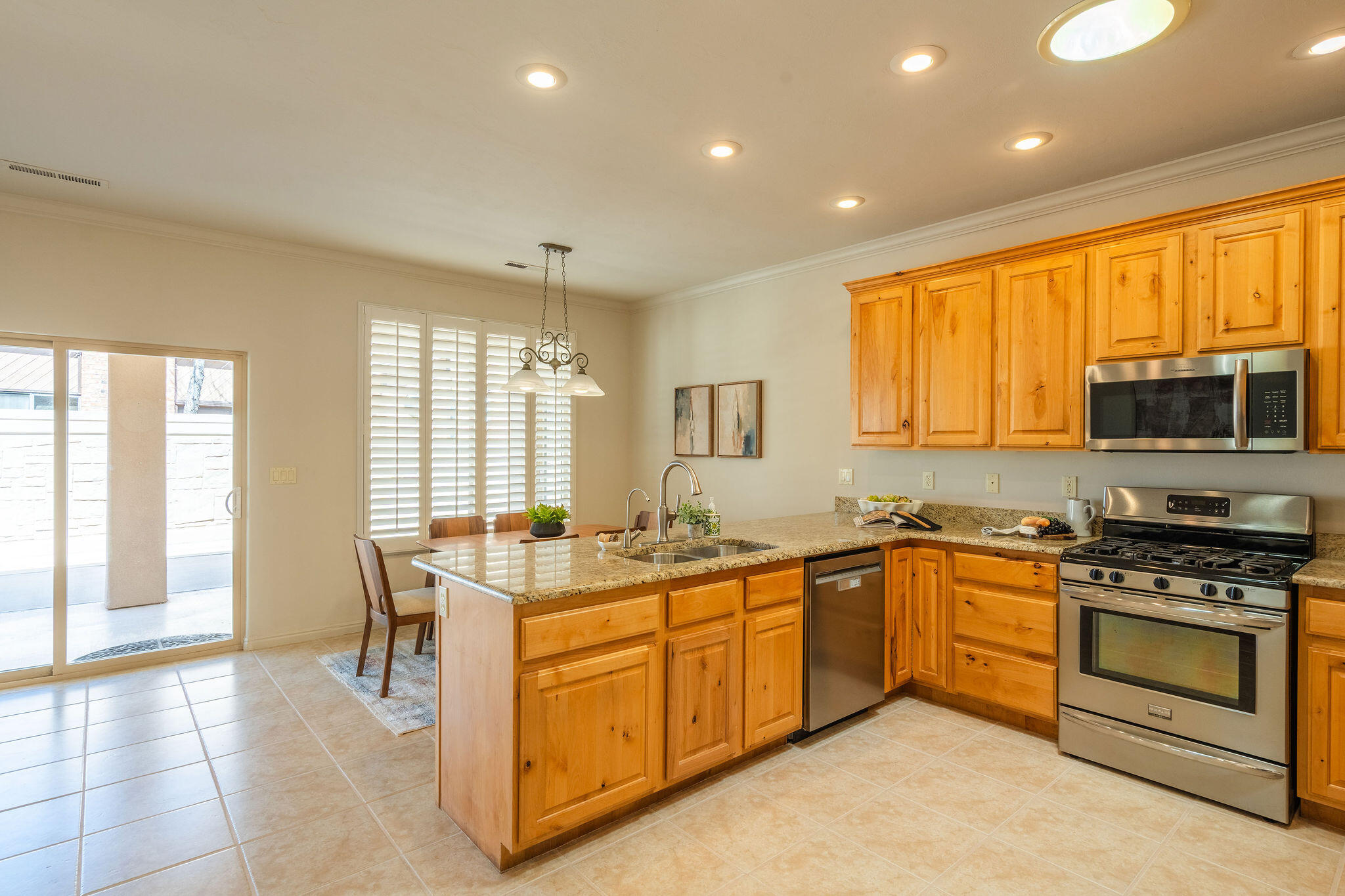 BLOOMINGTON HILLS - Residential