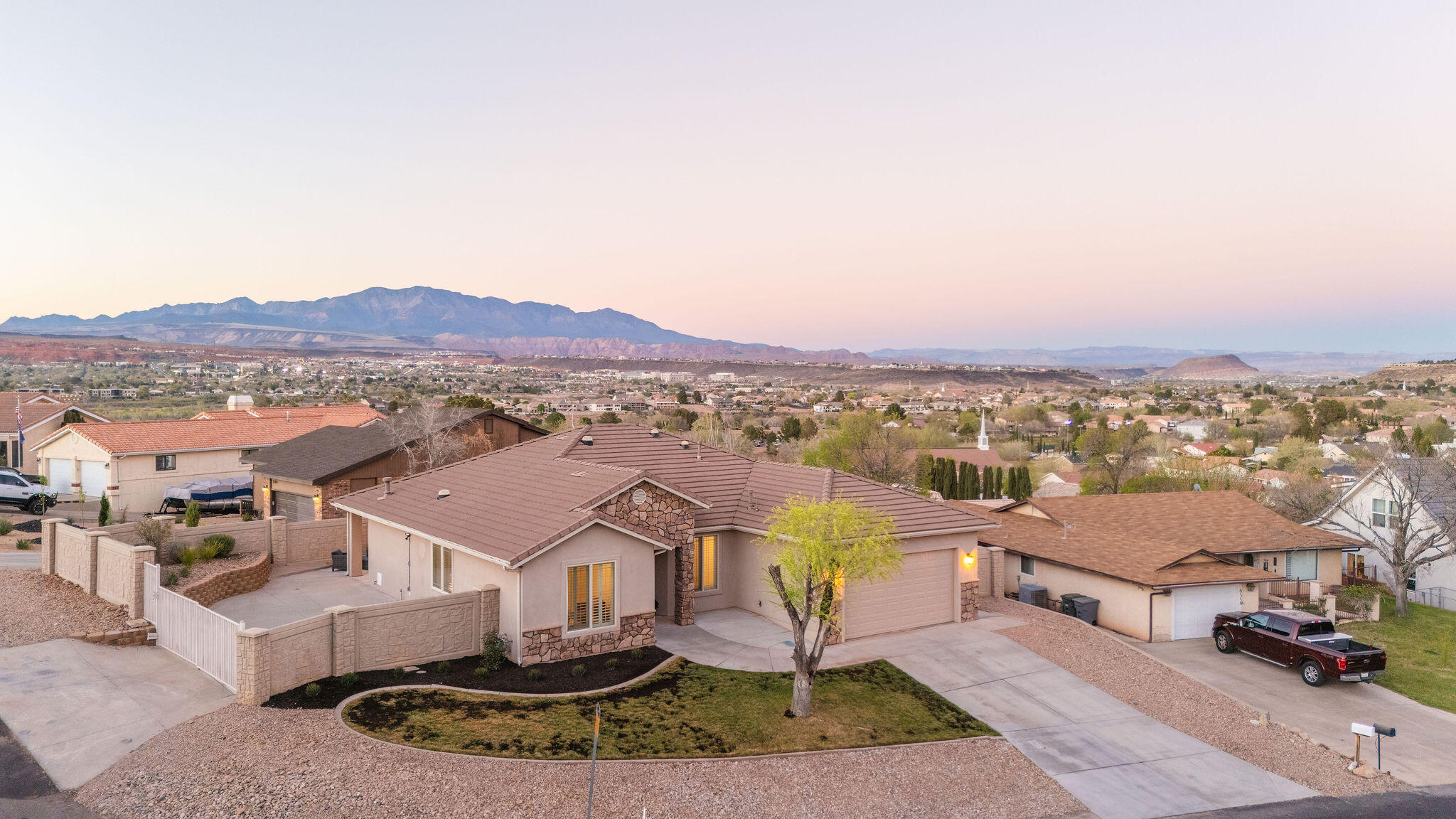 BLOOMINGTON HILLS - Residential