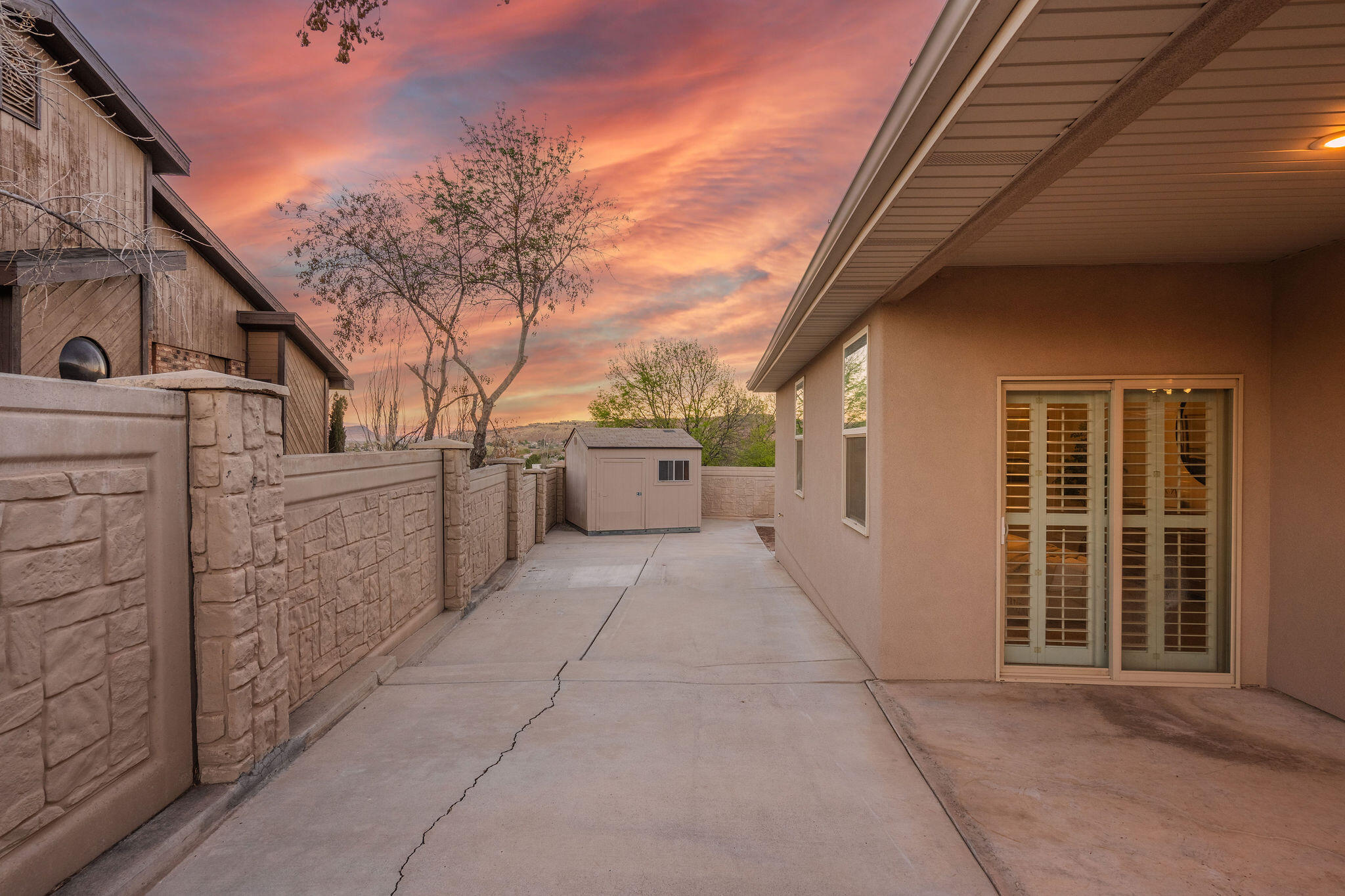 BLOOMINGTON HILLS - Residential