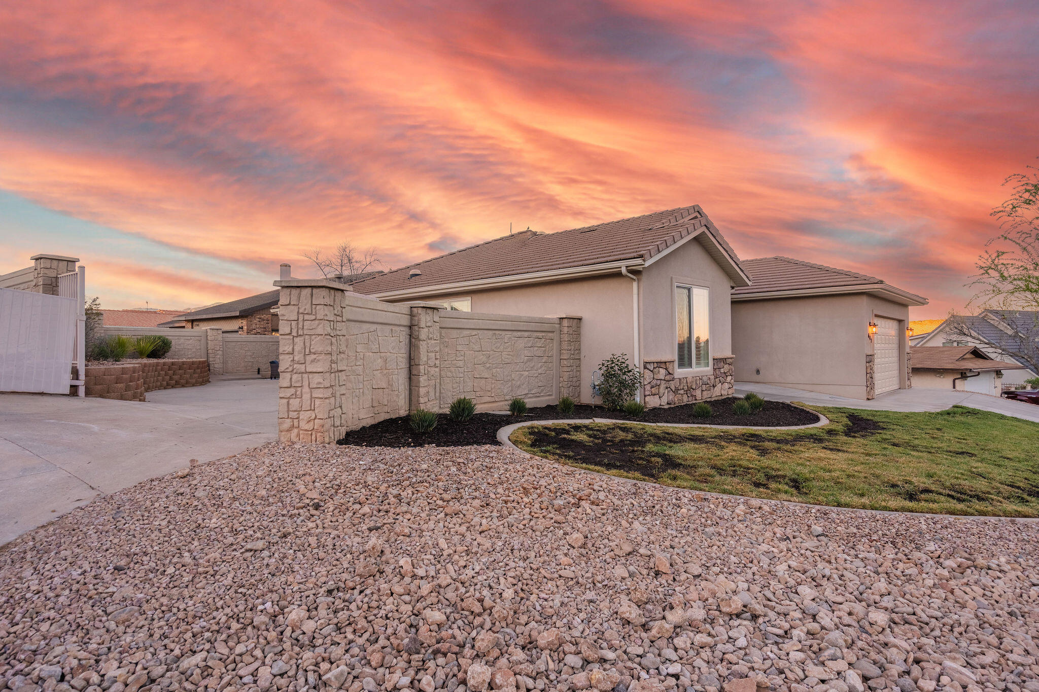 BLOOMINGTON HILLS - Residential