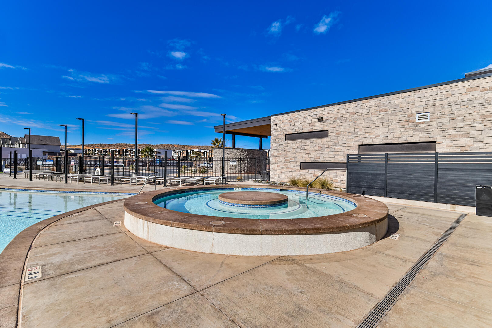 LABYRINTH PT AT LG VALLEY - Residential