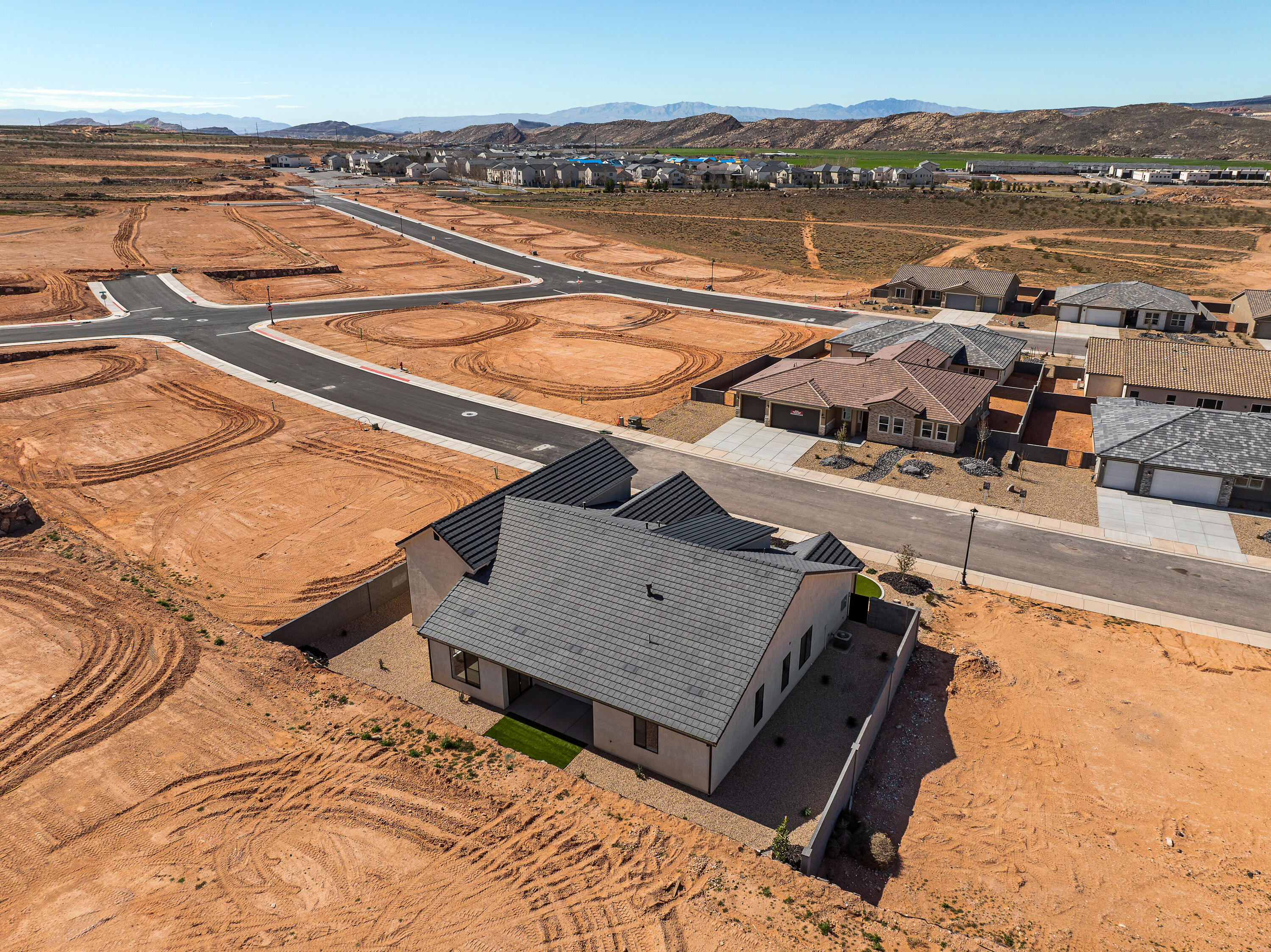 RED SLATE ESTATES - Residential