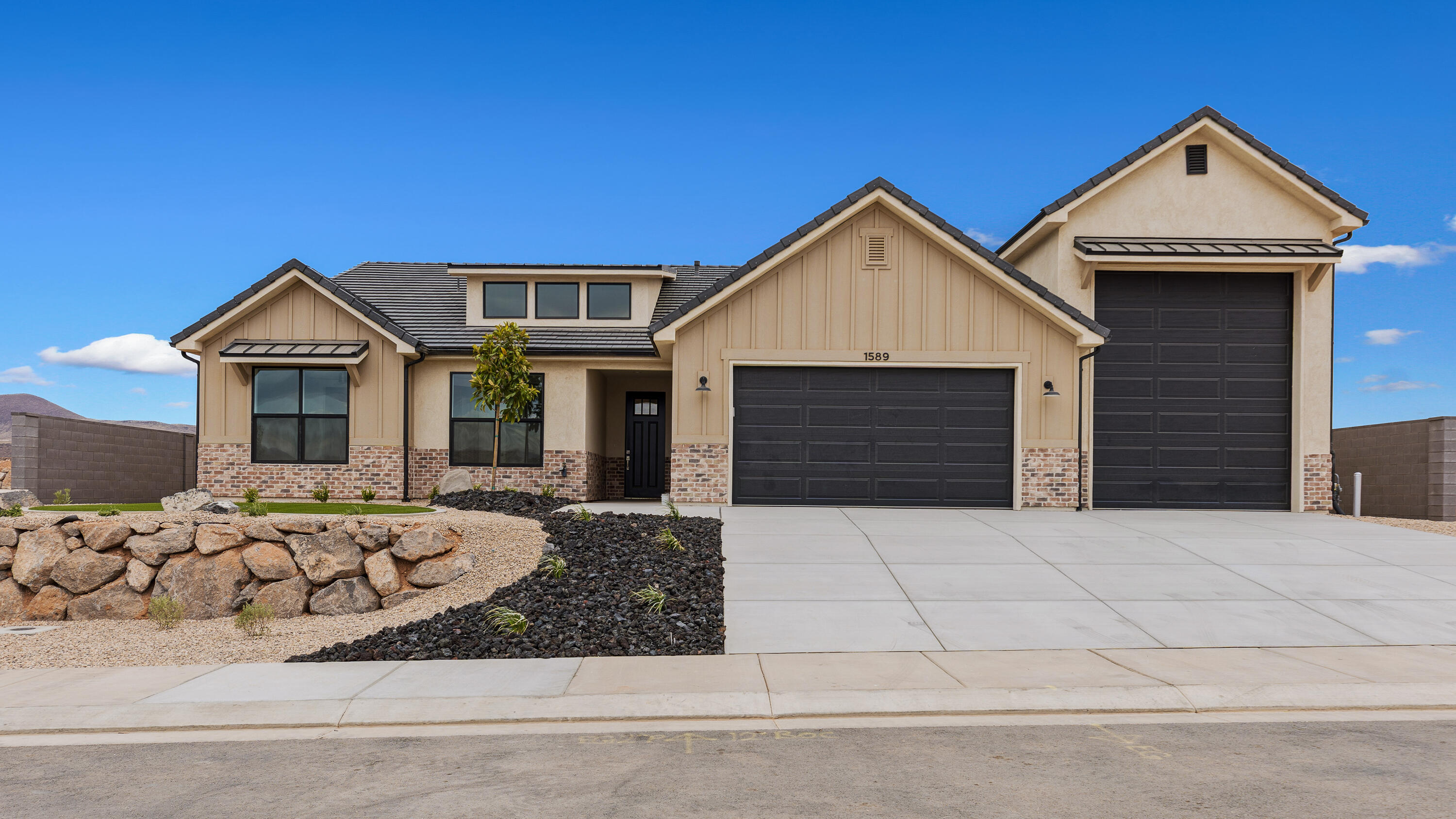 RED SLATE ESTATES - Residential