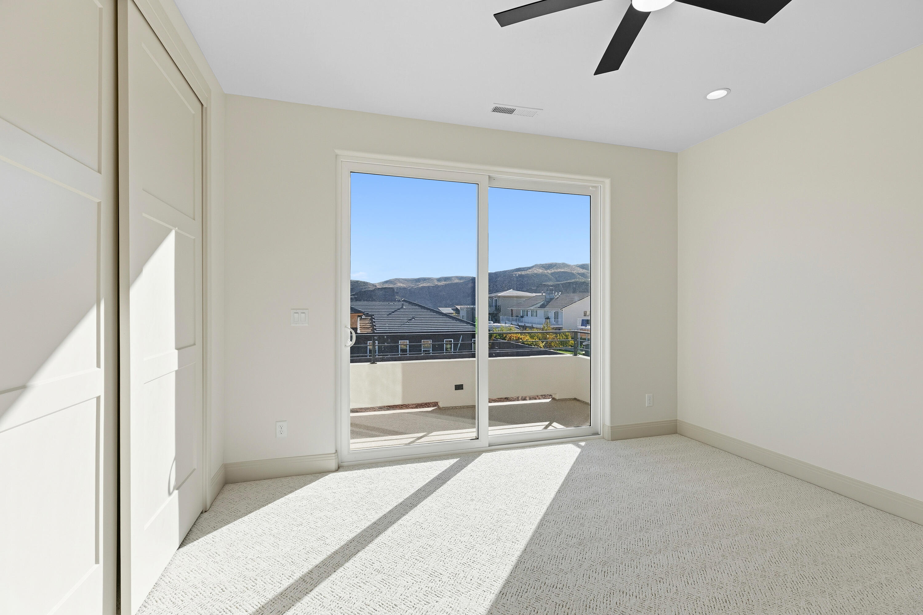 FALCON RIDGE - Residential