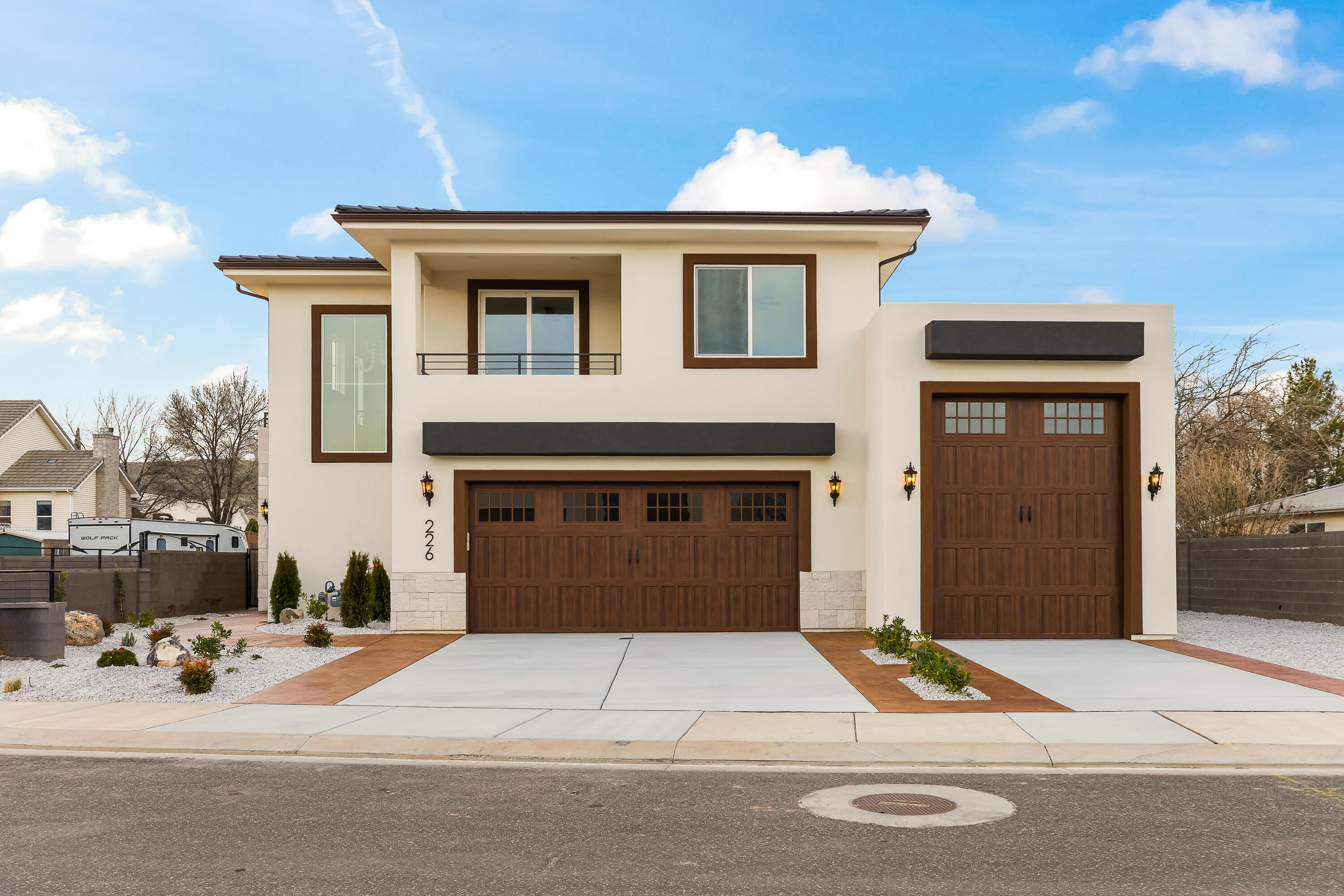 FALCON RIDGE - Residential