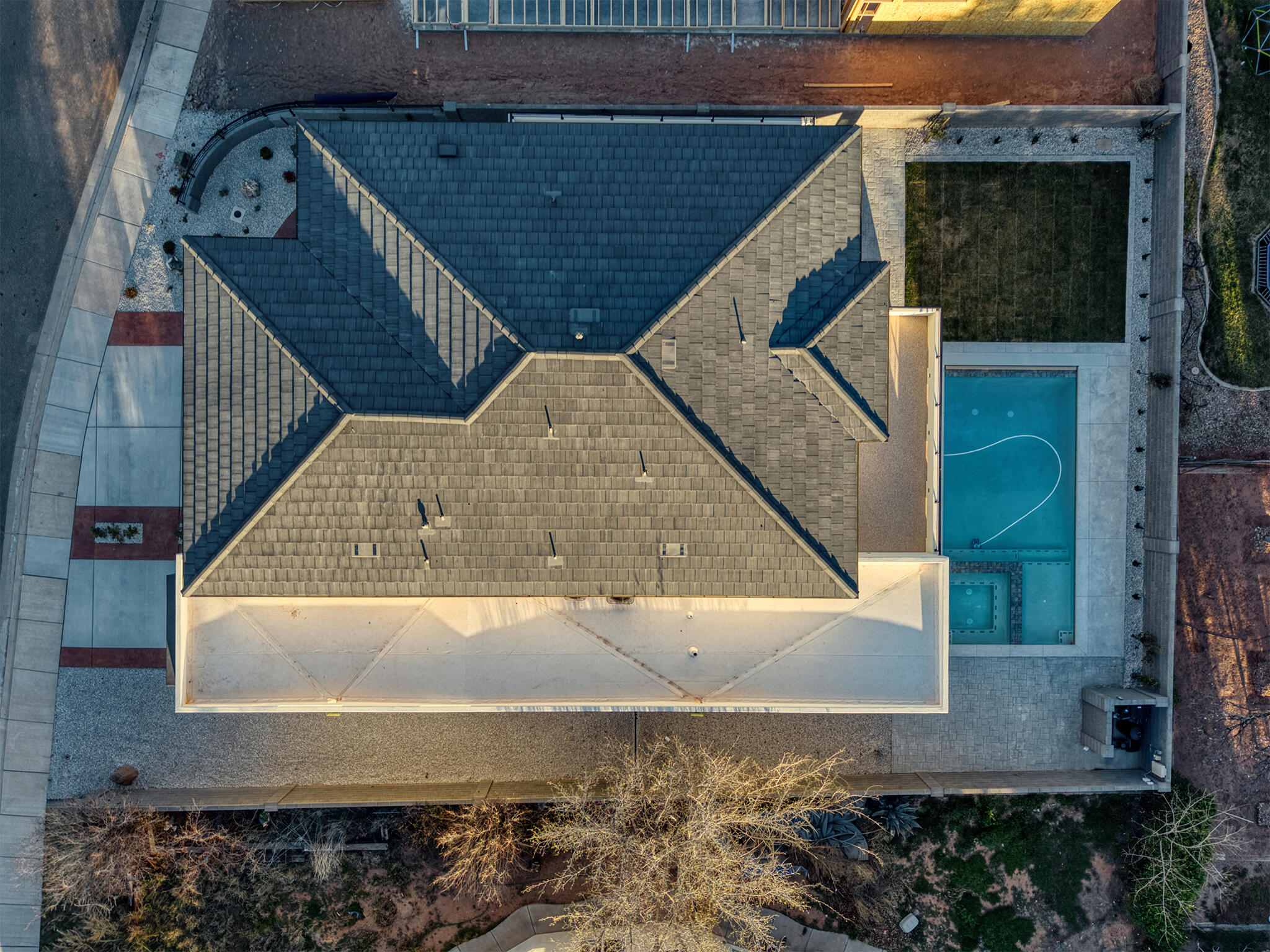 FALCON RIDGE - Residential