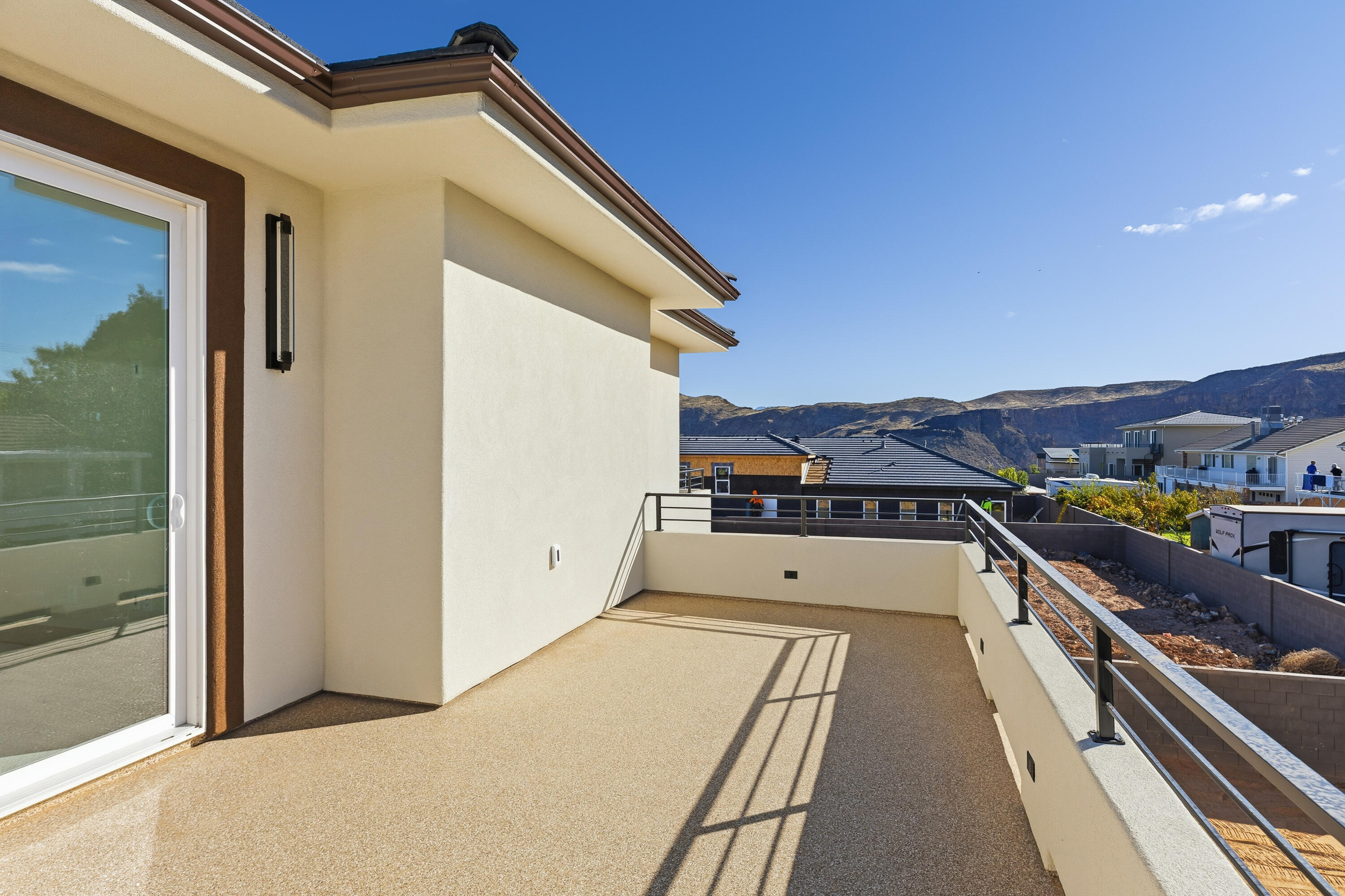 FALCON RIDGE - Residential
