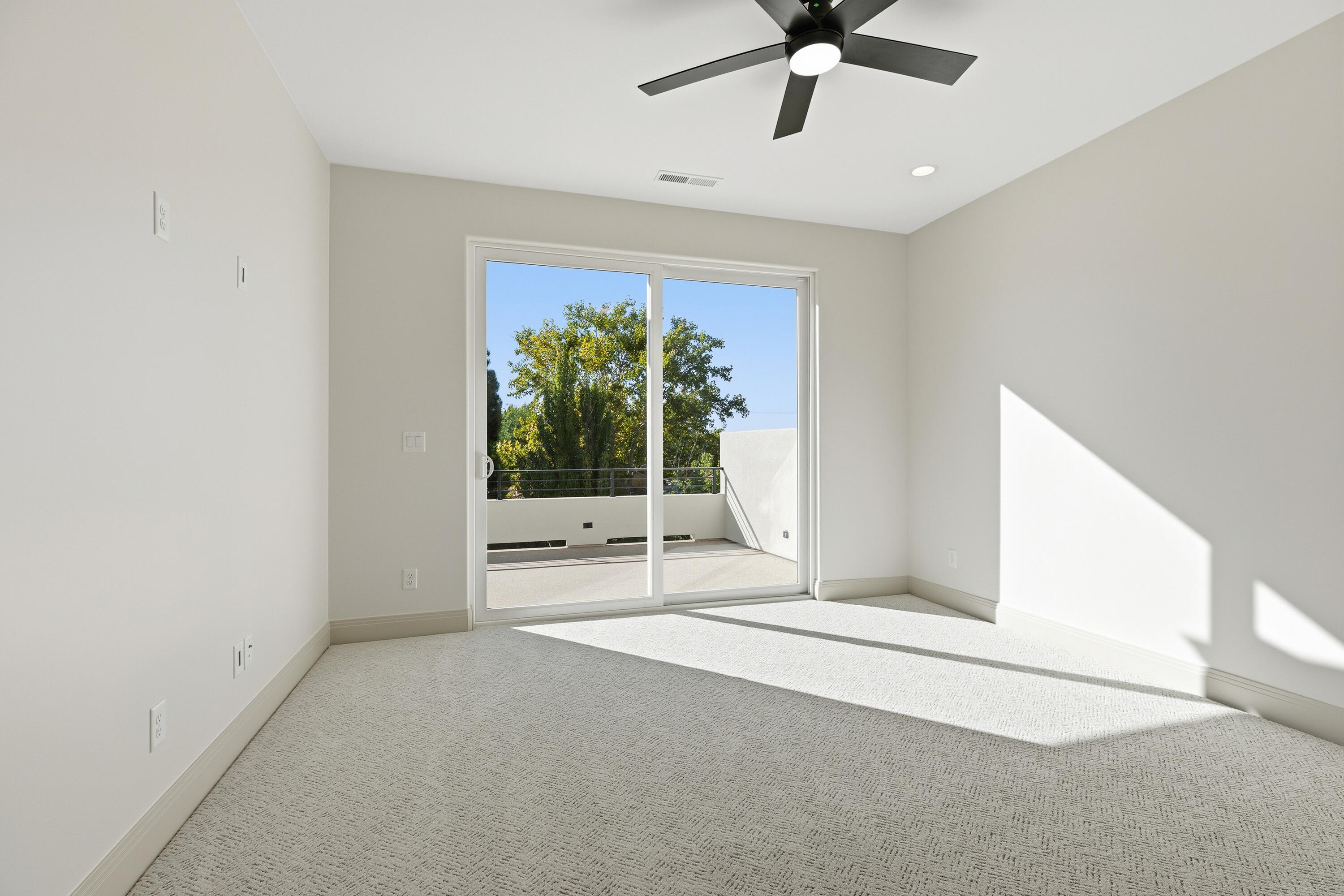 FALCON RIDGE - Residential