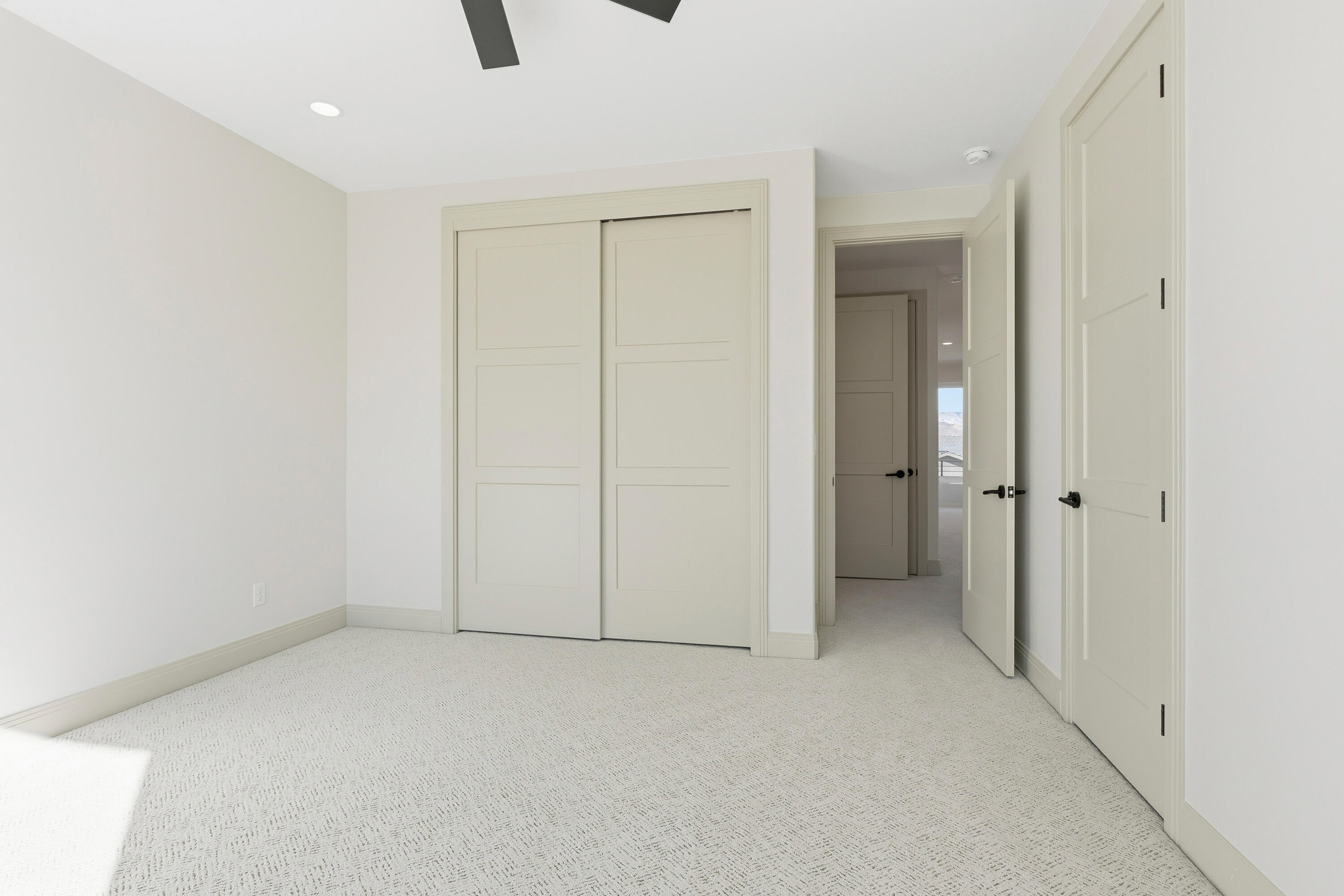 FALCON RIDGE - Residential