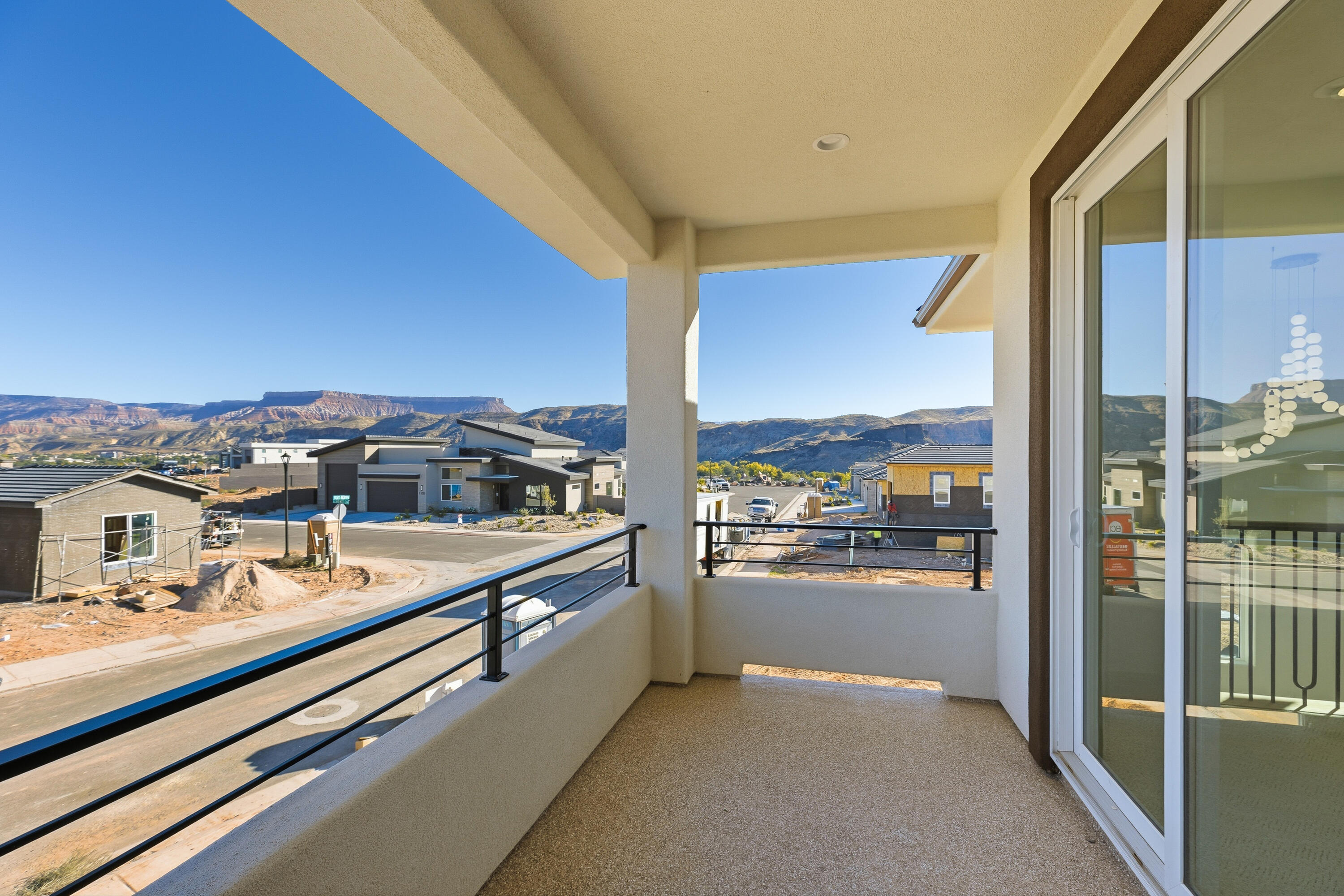 FALCON RIDGE - Residential