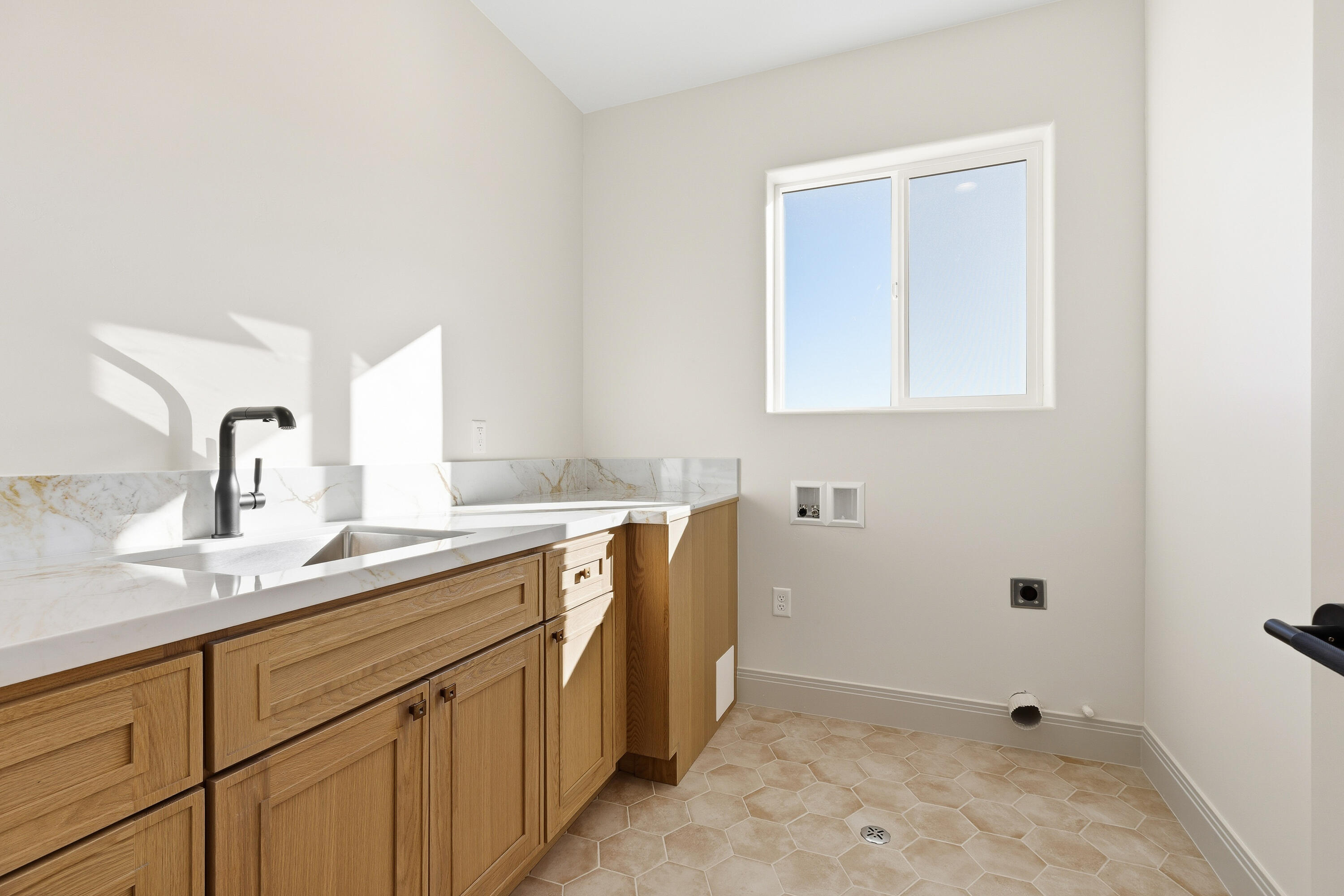 FALCON RIDGE - Residential