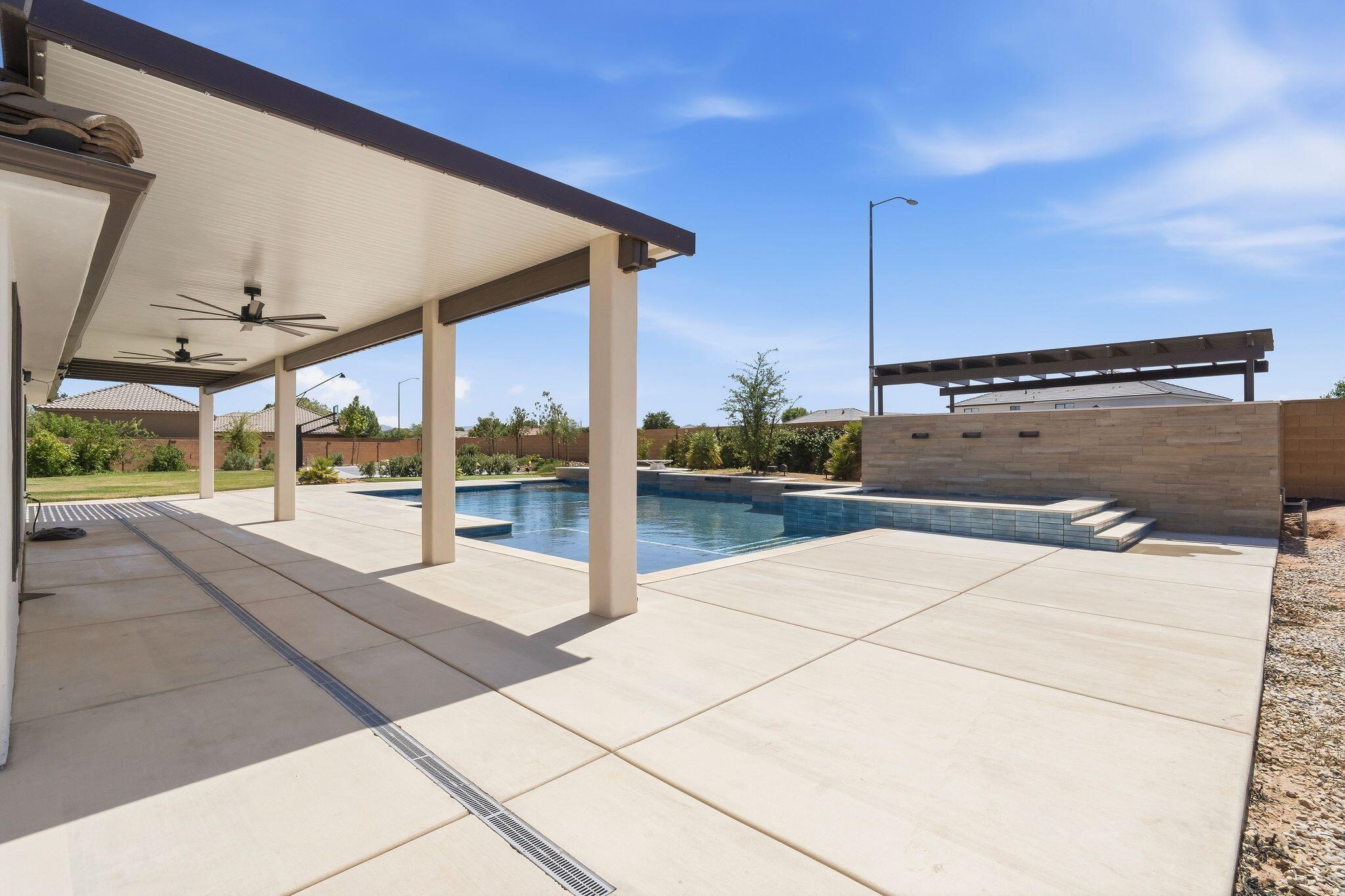 STONEHEDGE AT THE WASHINGTON BENCH - Residential