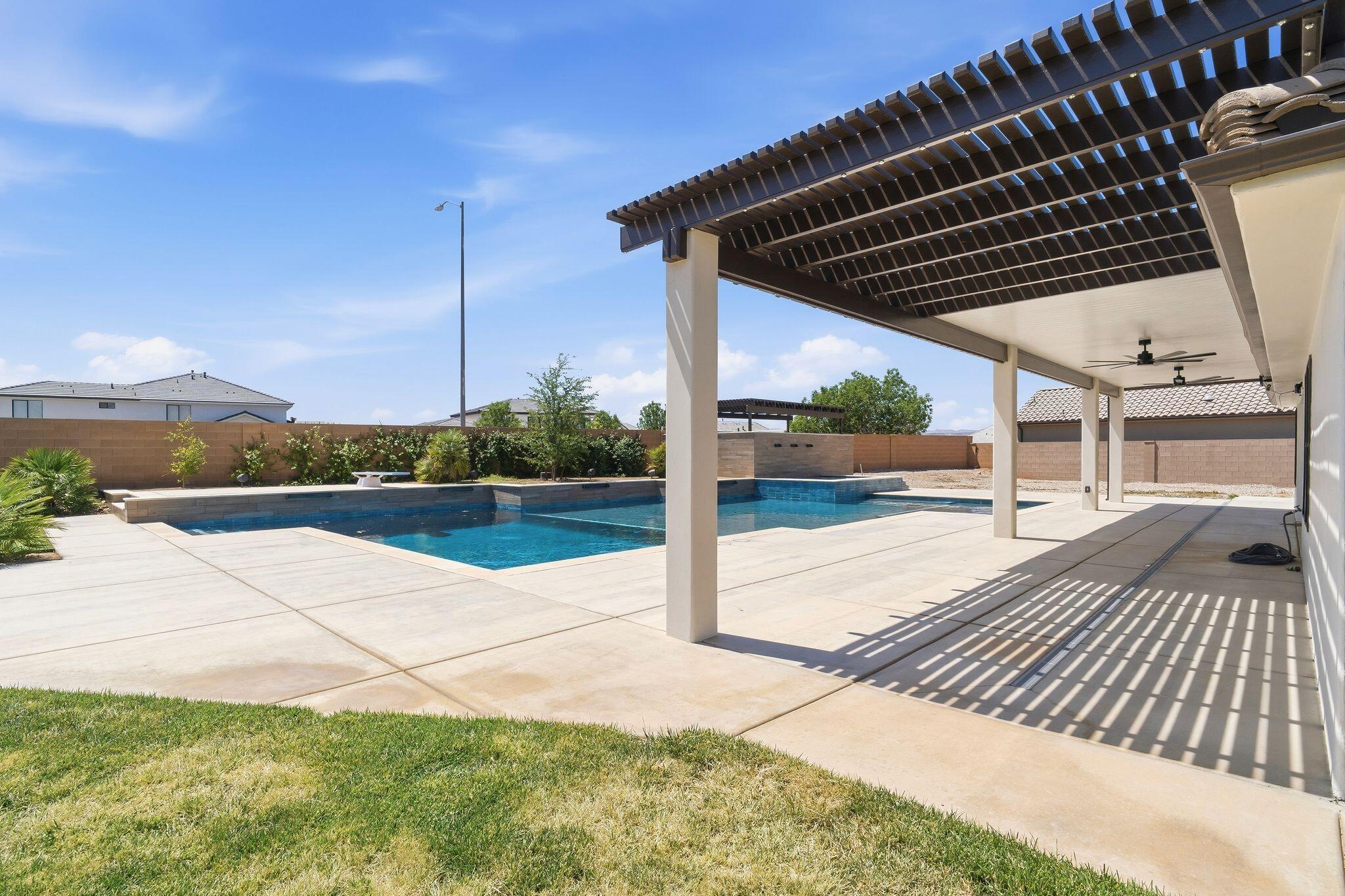 STONEHEDGE AT THE WASHINGTON BENCH - Residential
