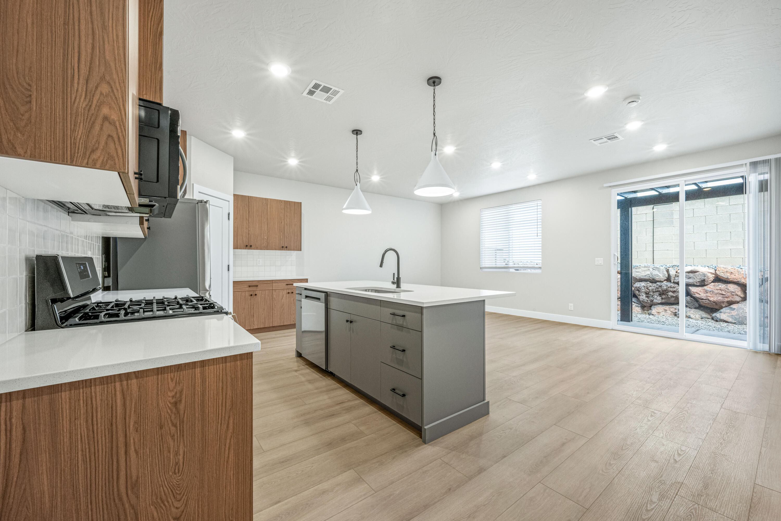 RISE AT CORAL CANYON - Residential