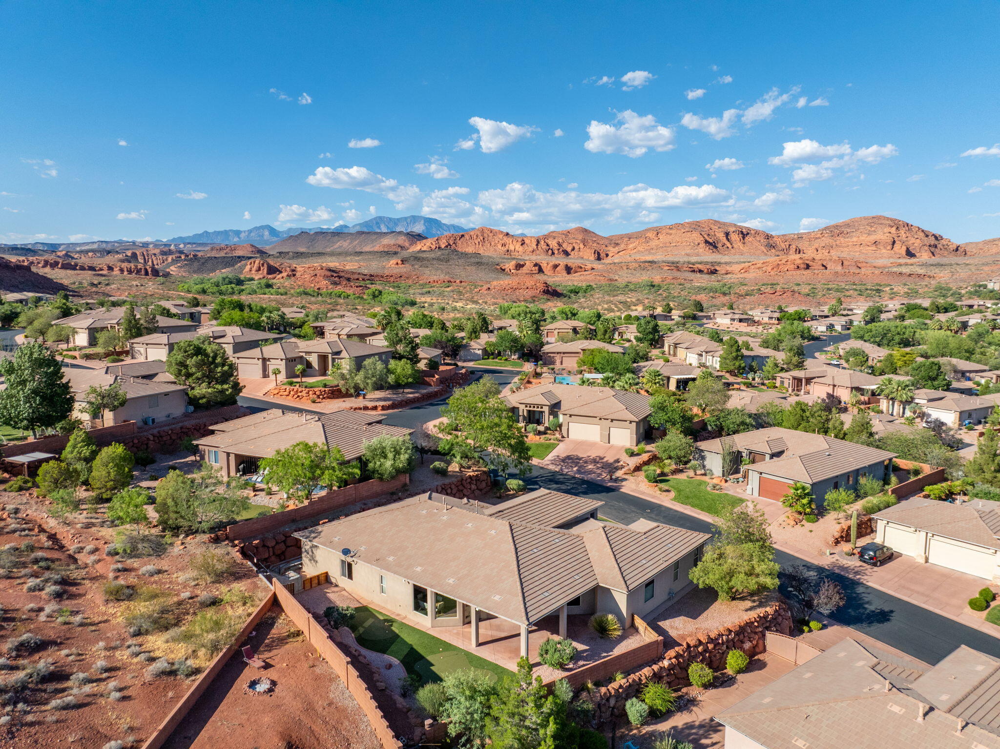 PARADISE CANYON - Residential