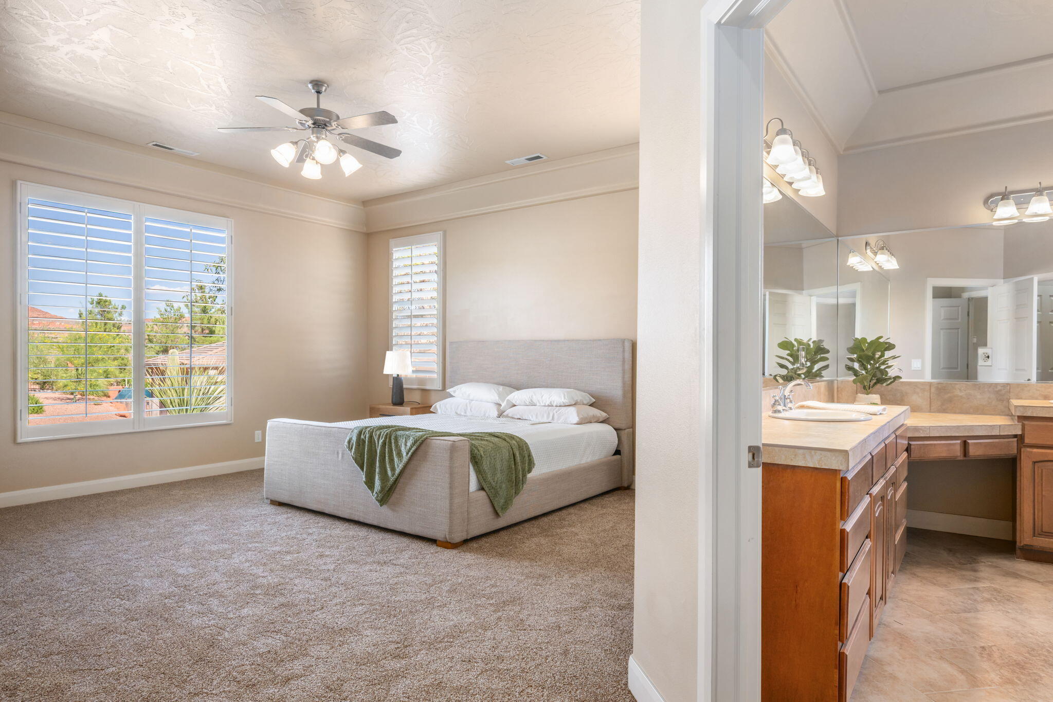 PARADISE CANYON - Residential