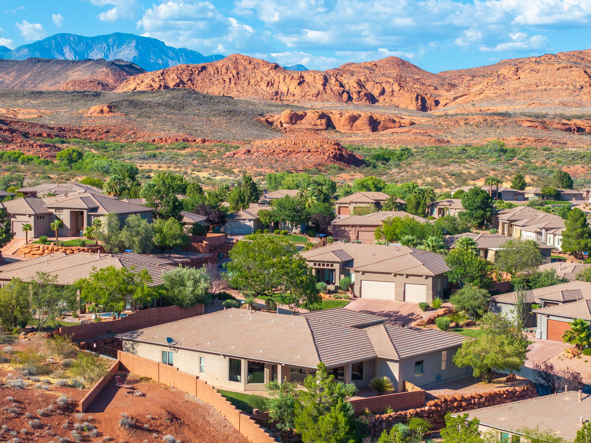 PARADISE CANYON - Residential