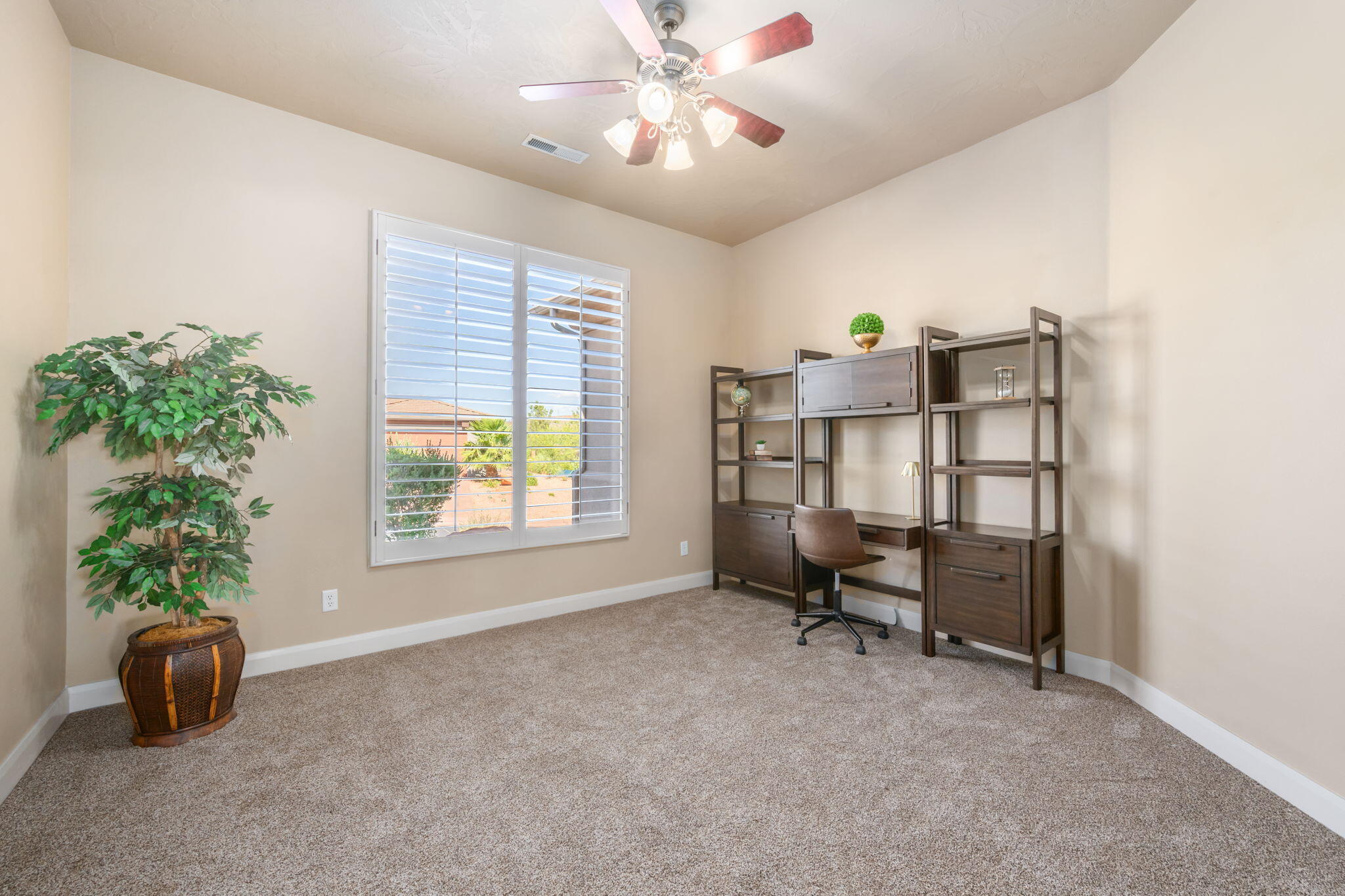 PARADISE CANYON - Residential