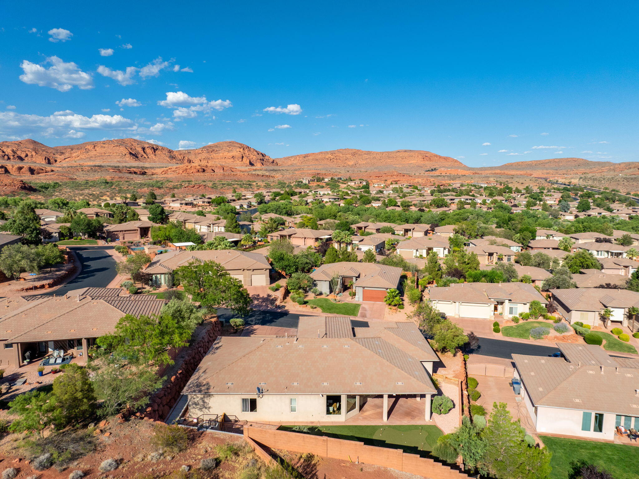 PARADISE CANYON - Residential